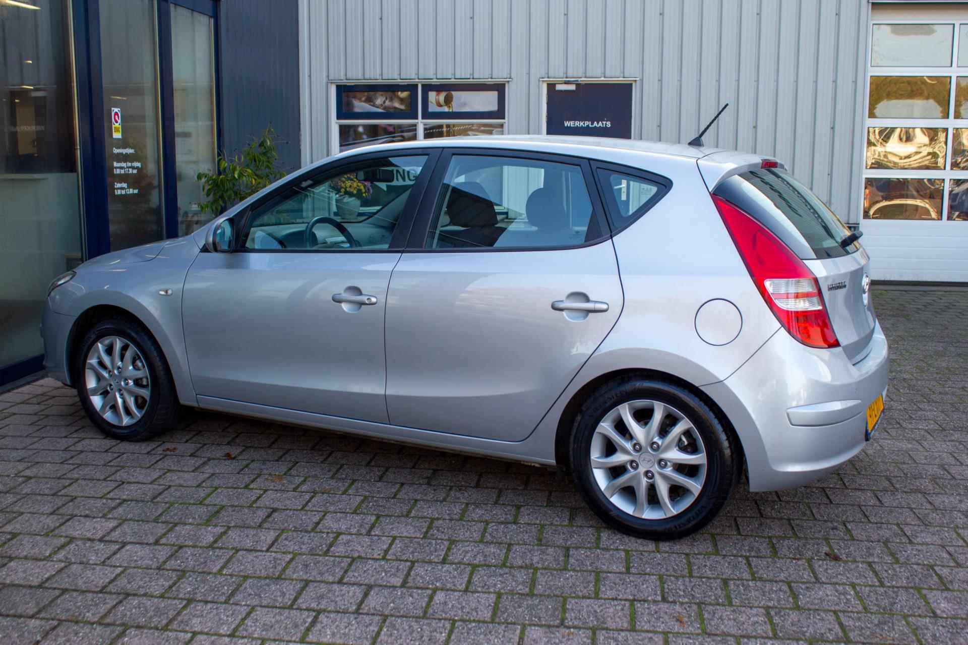 Hyundai I30 1.6i Dynamic Business | Prijs rijklaar incl. 12 mnd garantie | Lmv Pdc Clima Afn trekhbaak USB - 14/47