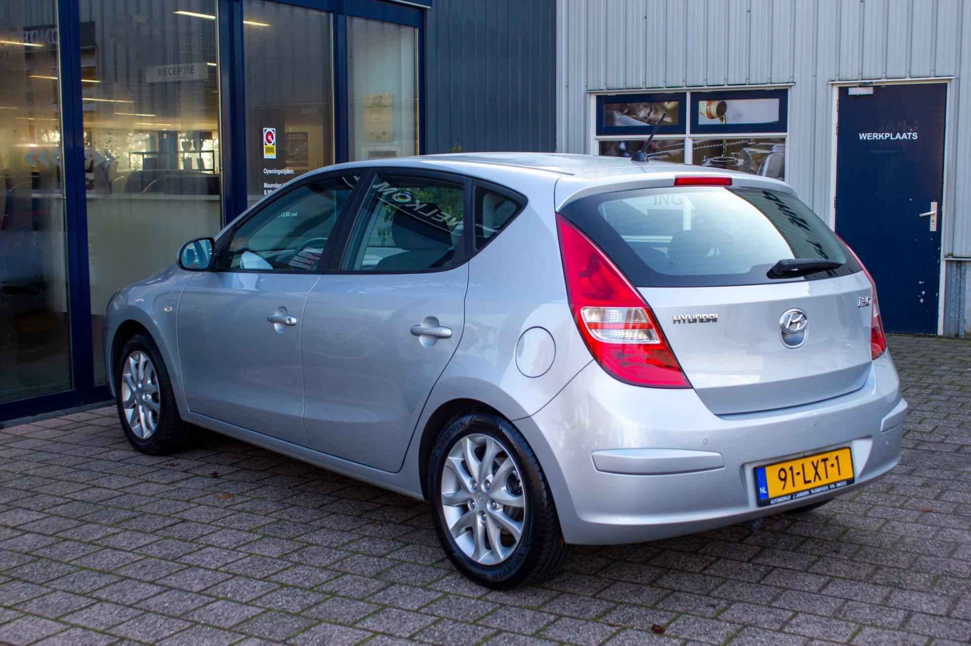 Hyundai I30 1.6i Dynamic Business | Prijs rijklaar incl. 12 mnd garantie | Lmv Pdc Clima Afn trekhbaak USB - 15/47