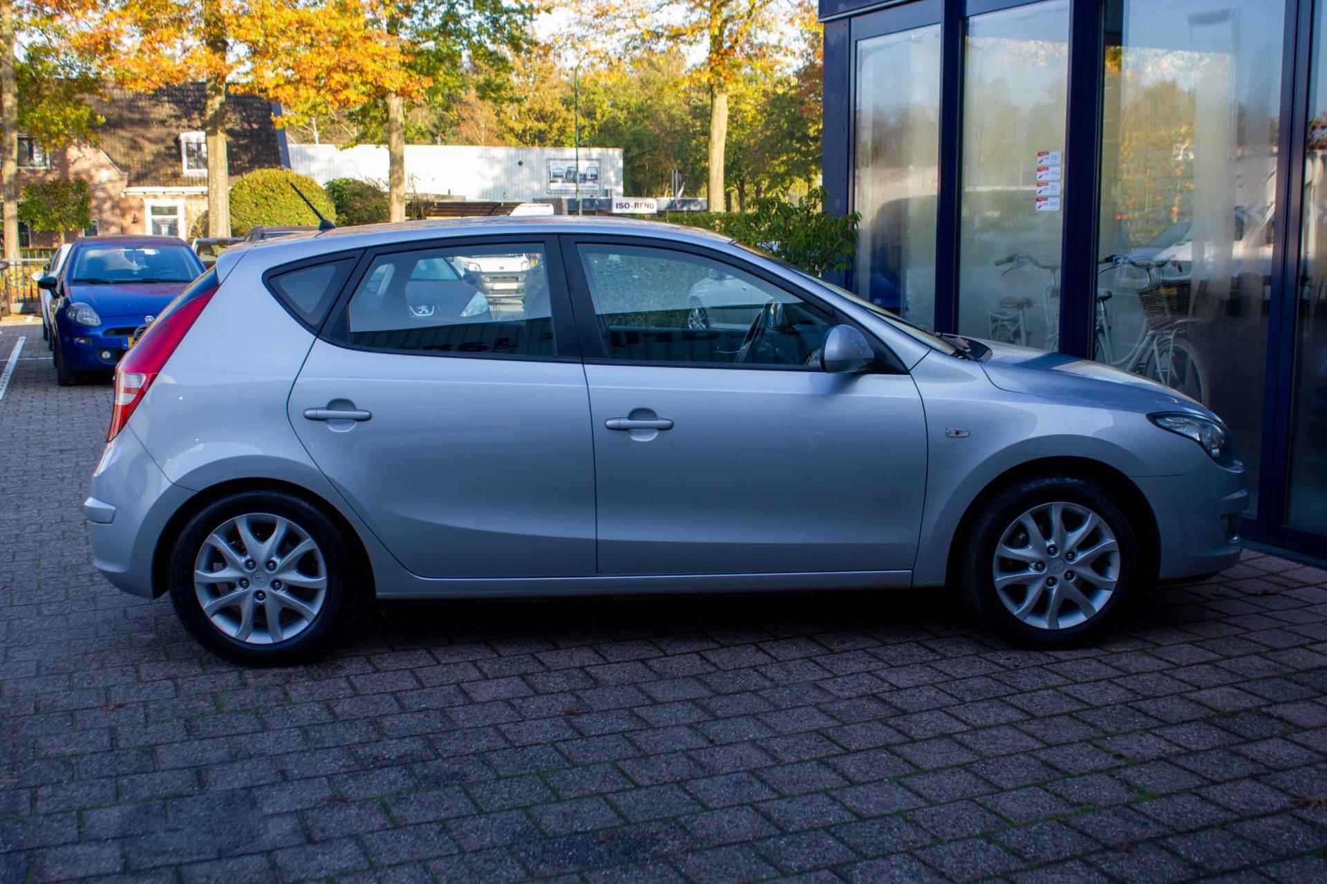 Hyundai I30 1.6i Dynamic Business | Prijs rijklaar incl. 12 mnd garantie | Lmv Pdc Clima Afn trekhbaak USB - 19/47