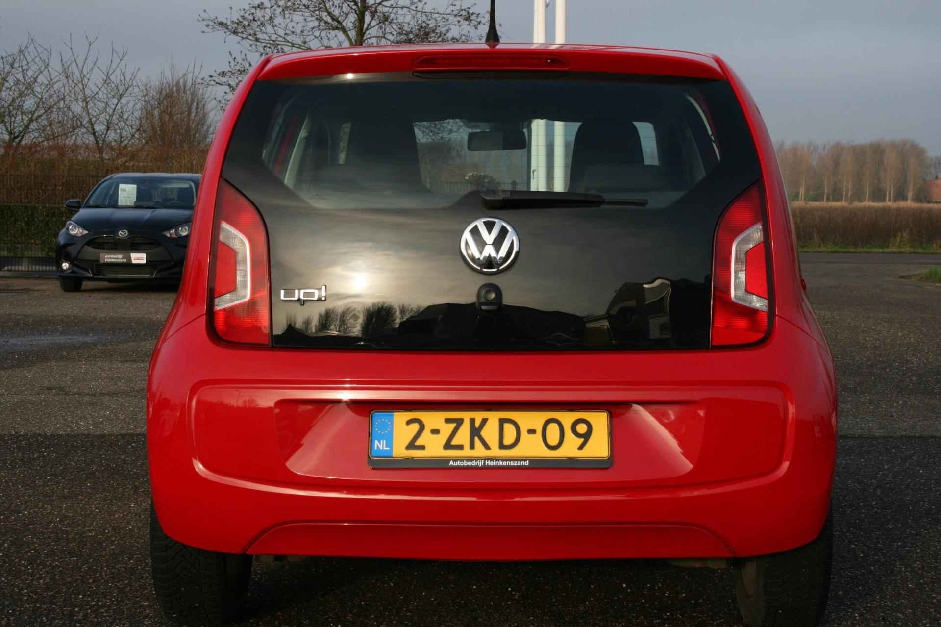 Volkswagen Up! 1.0 move up! BlueMotion - 4/25