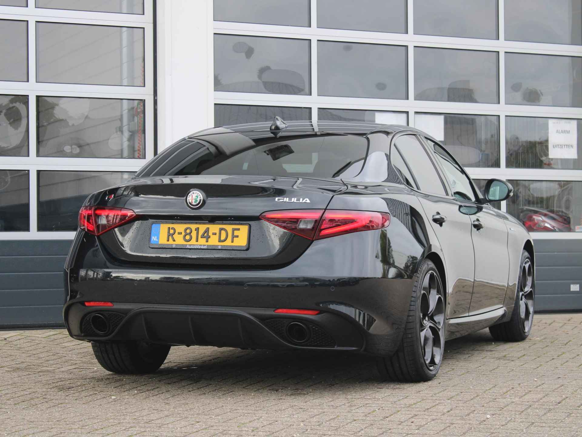 Alfa Romeo Giulia 2.0 Turbo Aut. 320pk AWD Veloce | Schuif-/Kanteldak | Xenon | Navi | Leder | Apple Carplay | 19" | Adas 2 | Stoel-/stuurverwarming | Camera | Harman Kardon - 32/38