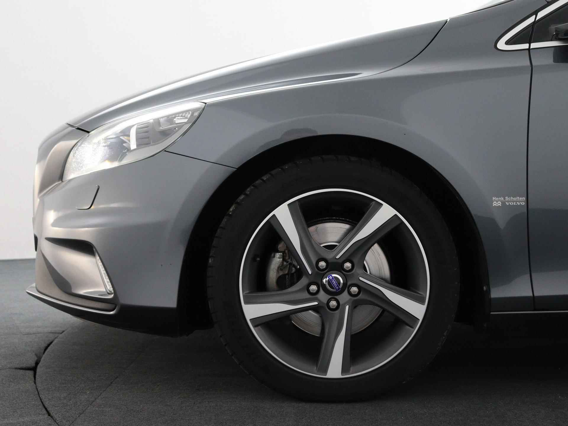 Volvo V40 1.6 T3 R-Design  Navi | Xenon | 17" Lichtmetalen Velgen - 12/30