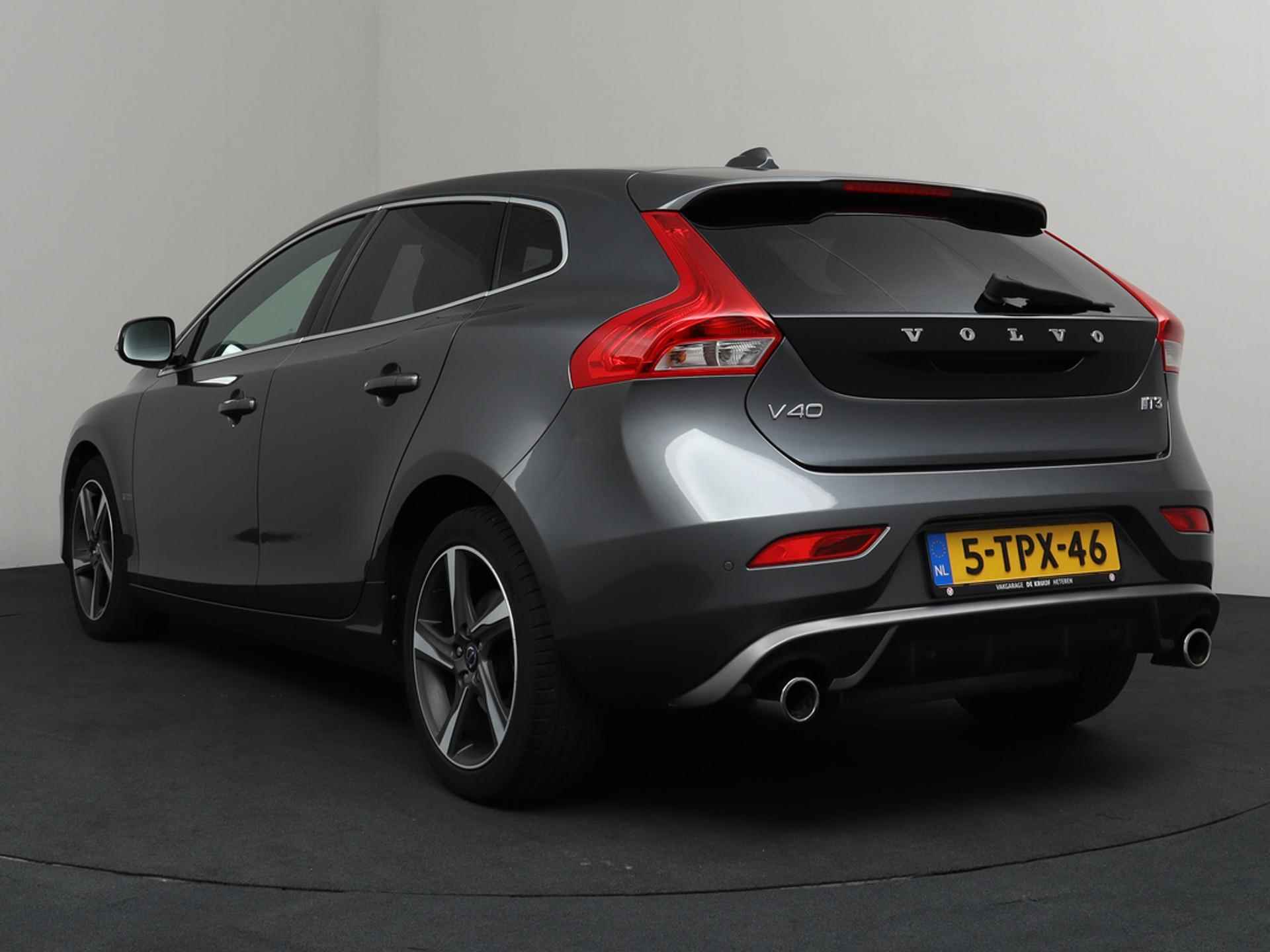 Volvo V40 1.6 T3 R-Design  Navi | Xenon | 17" Lichtmetalen Velgen - 29/30