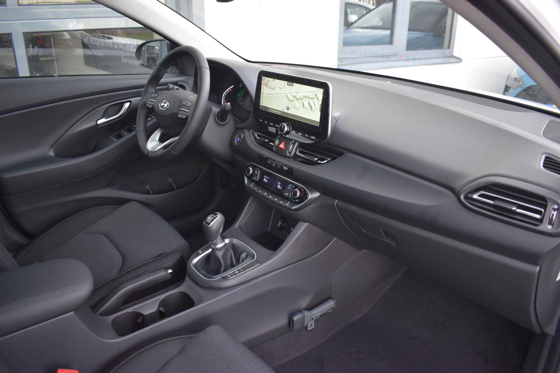 Hyundai i30 Wagon 1.0 T-GDi MHEV Comfort Smart VAN €33.295,- VOOR €30.230,- - 5/24