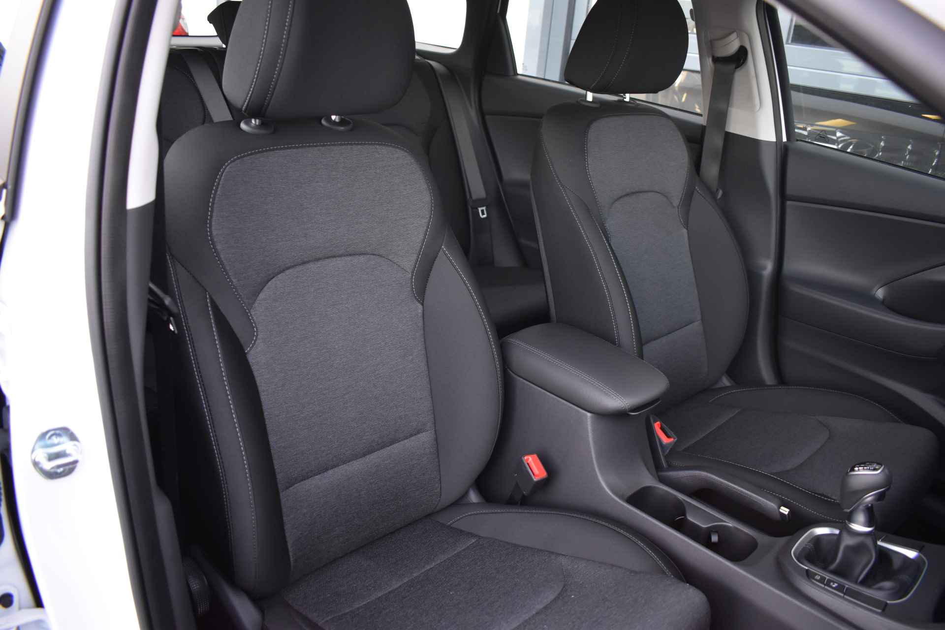 Hyundai i30 Wagon 1.0 T-GDi MHEV Comfort Smart VAN €33.295,- VOOR €30.230,- - 12/24