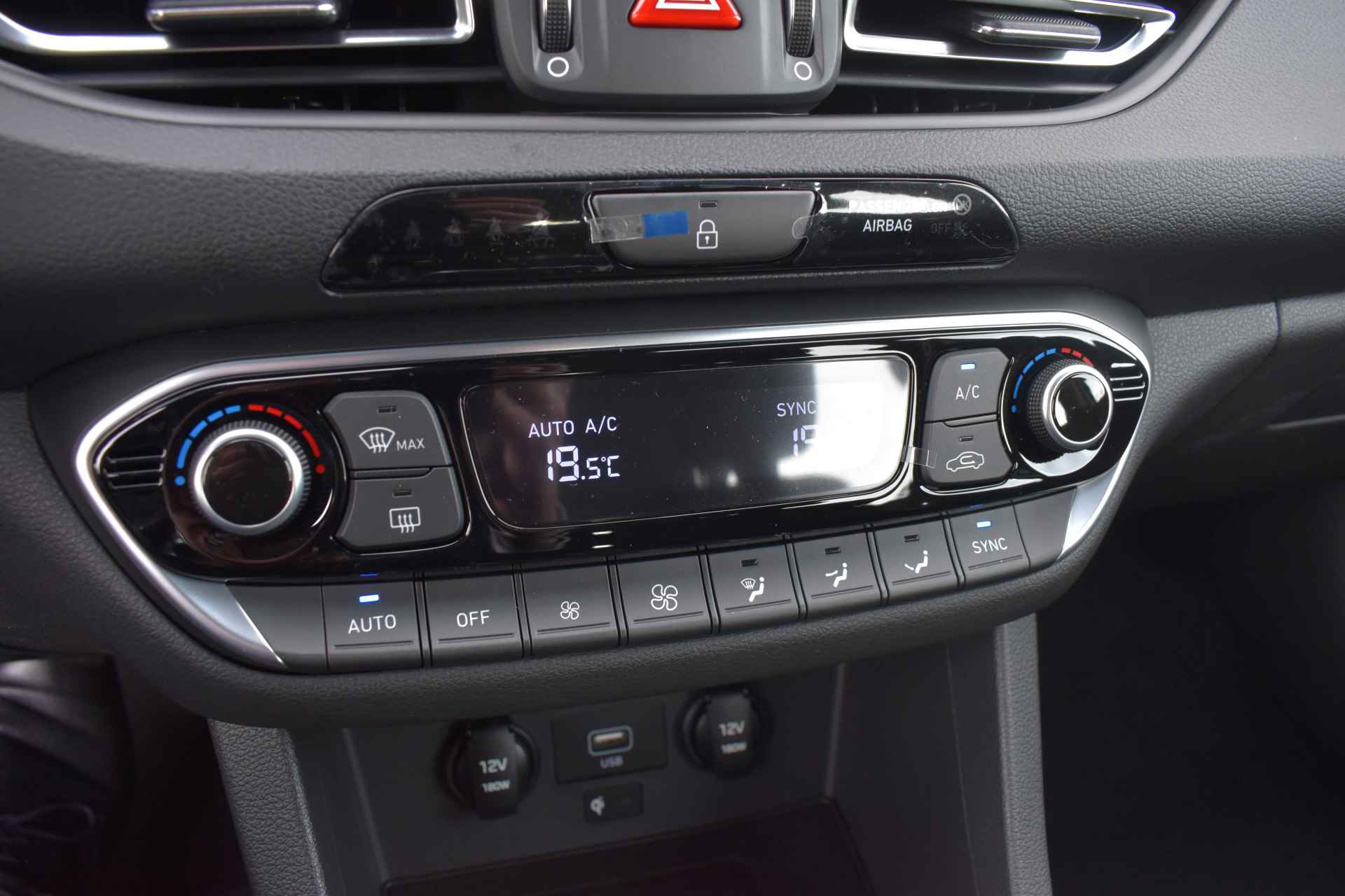 Hyundai i30 Wagon 1.0 T-GDi MHEV Comfort Smart VAN €33.295,- VOOR €30.230,- - 14/24