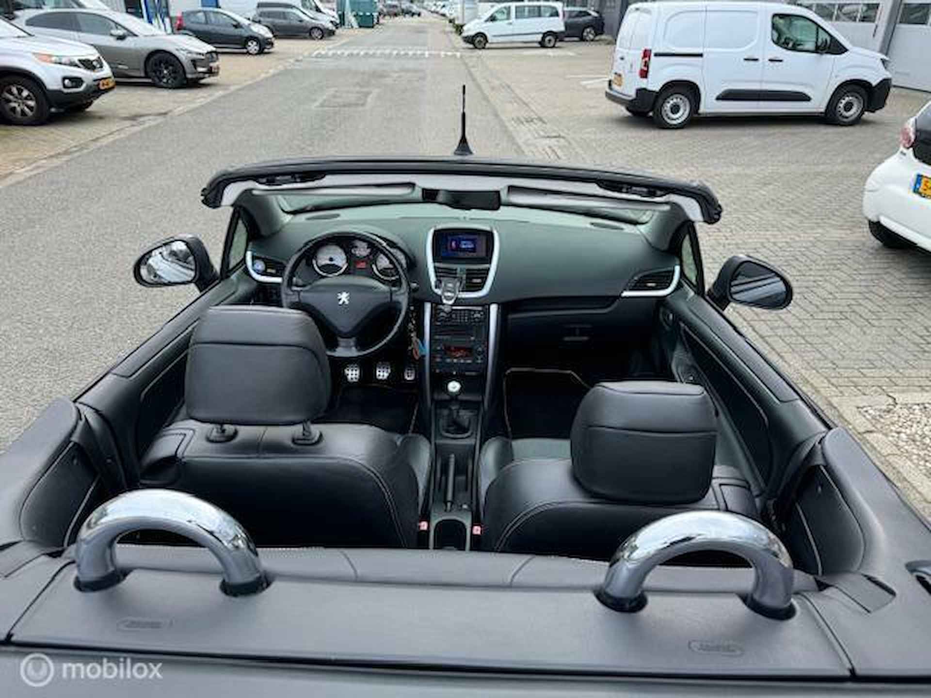 Peugeot 207 CC 1.6 VTi  Cabriolet  Lederen interieur , Navigatie , Climate controle , CD wisselaar , mooie nette auto - 10/17