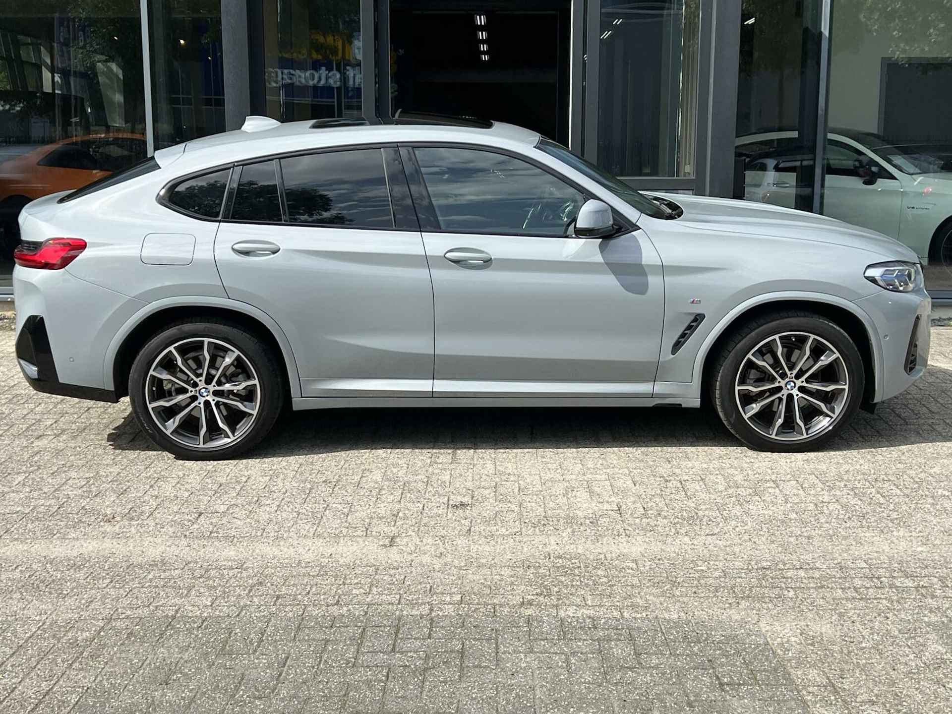 BMW X4 xDrive20i High Executive|PANO|M-SPORT|20''|360° - 4/39