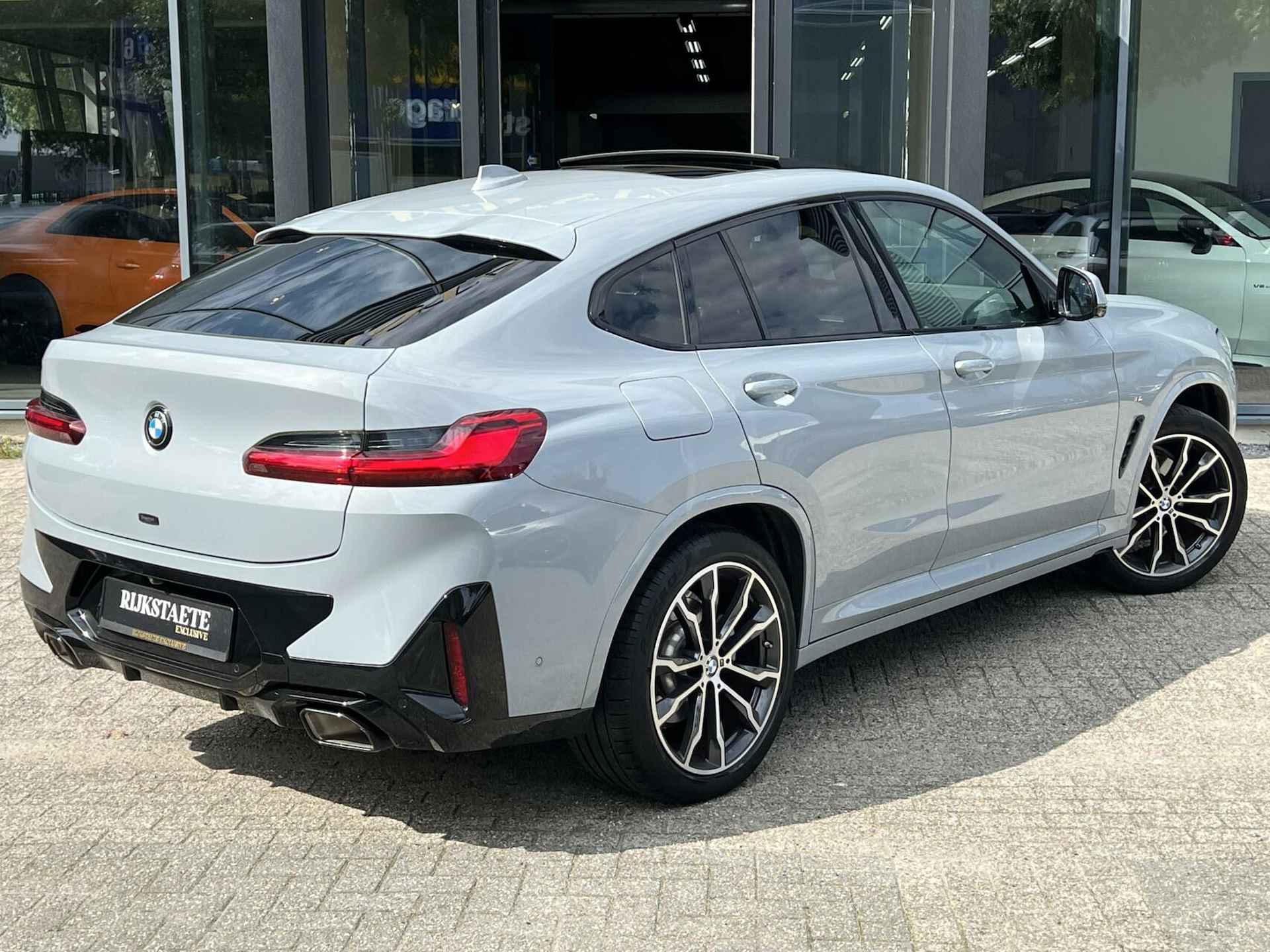 BMW X4 xDrive20i High Executive|PANO|M-SPORT|20''|360° - 9/39