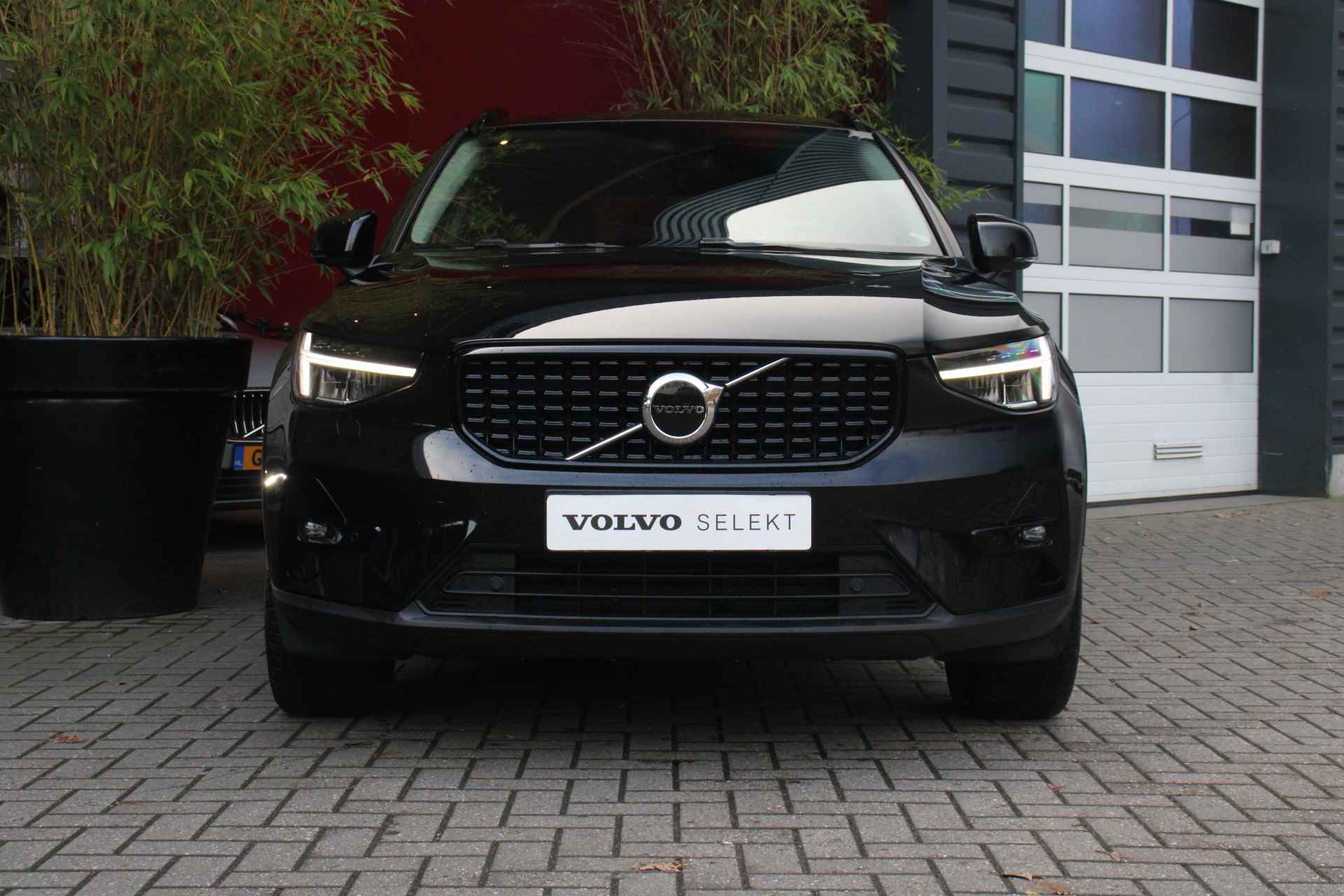 Volvo XC40 T4 Plug-in hybrid Plus Dark MY23! | Camera | Adaptive Cruise | Dodehoeksensoren | Stuur/stoelverwarming | Keyless - 9/18