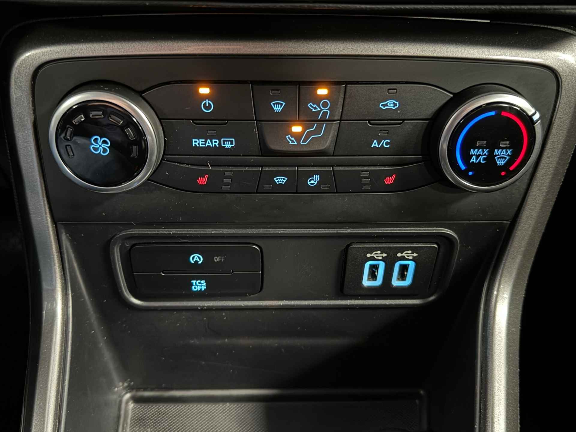 Ford EcoSport 1.0 EcoBoost AUT. AIRCO NAVIGATIE PDC CRUISE STOELVERWARMING BLUETOOTH START/STOP USB - 33/38