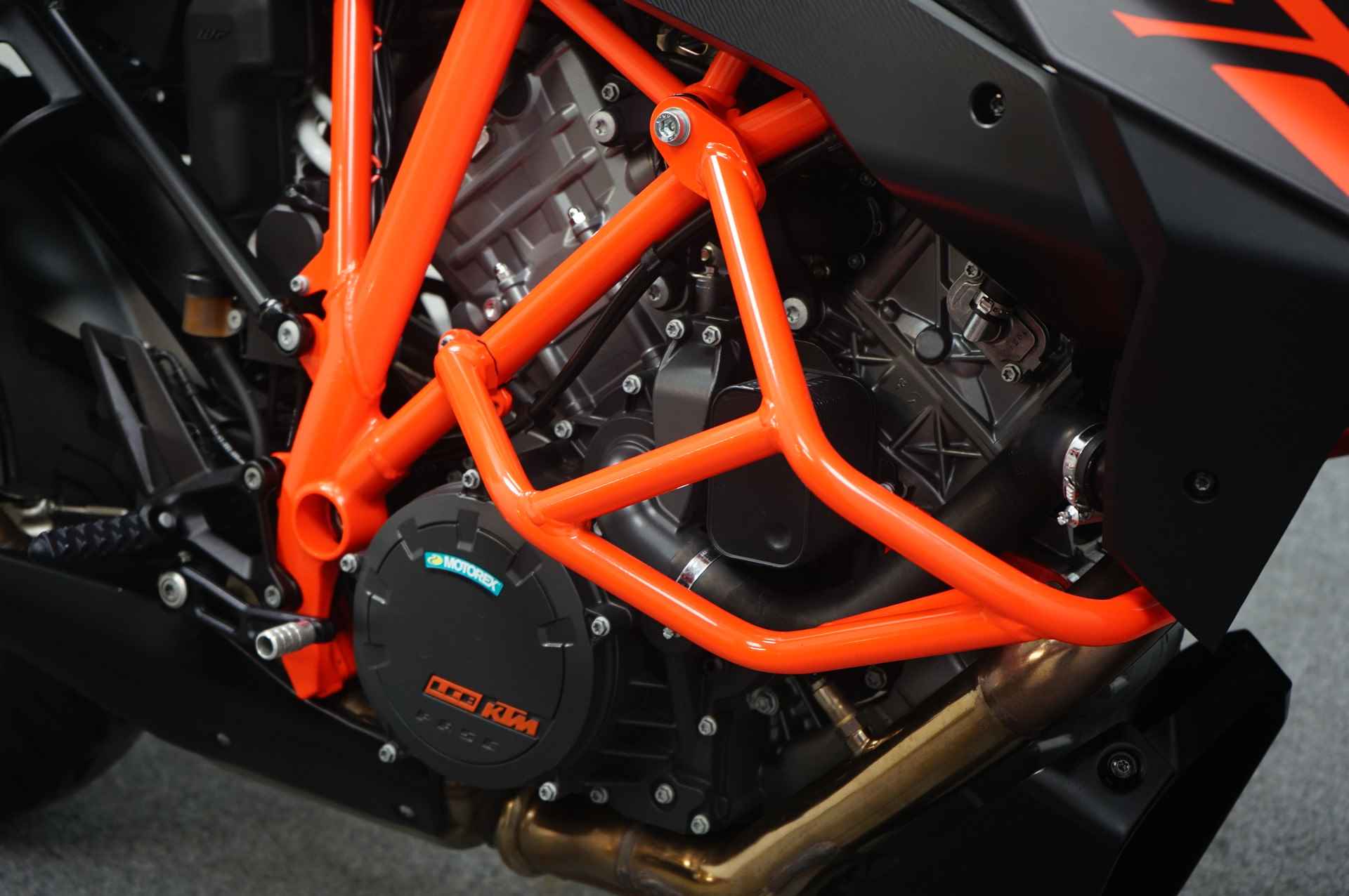 KTM 1290 SUPER DUKE GT - 10/23