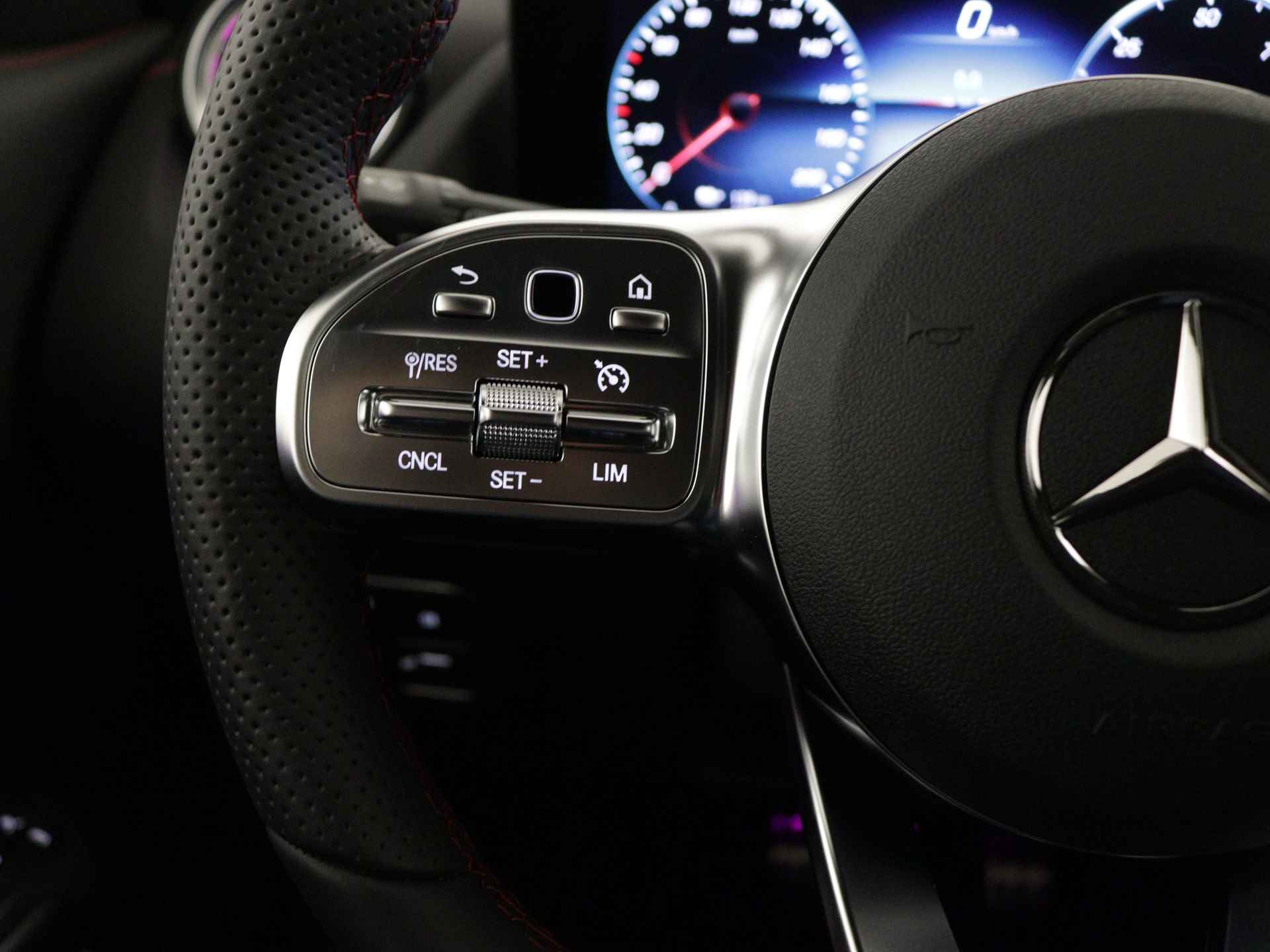 Mercedes-Benz EQA 250+ Business Line 71 kWh | AMG Line | Business Plus pakket | Nightpakket | KEYLESS-GO comfort pakket | Nightpakket | Dodehoekassistent | Parkeerpakket met 360°-camera | EASY PACK achterklep | - 18/38