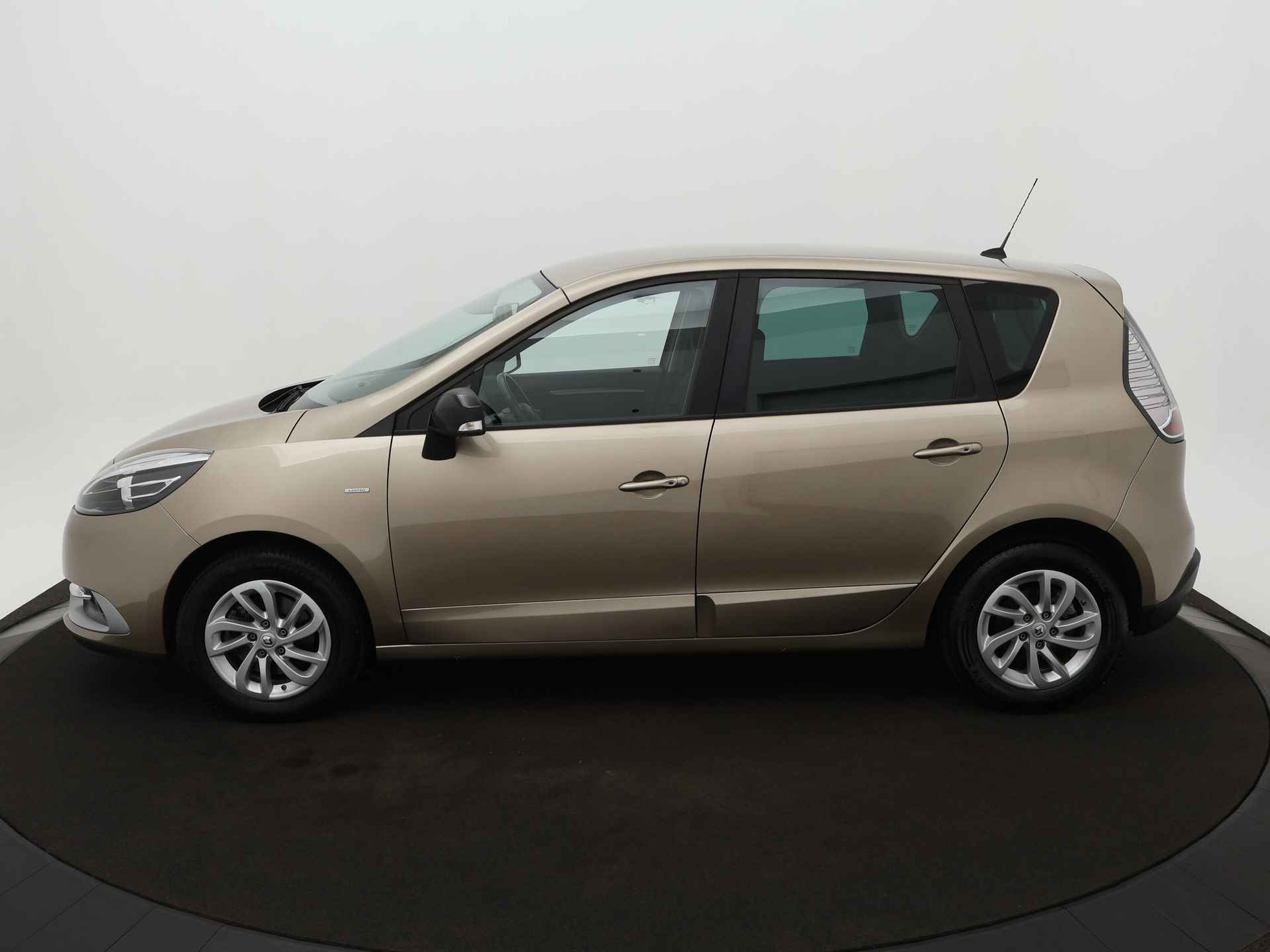 Renault Scénic Limited 1.2 TCe 116 pk | Voorstoelen verwarmd | Navi | Bluetooth | Cruise control - 2/17