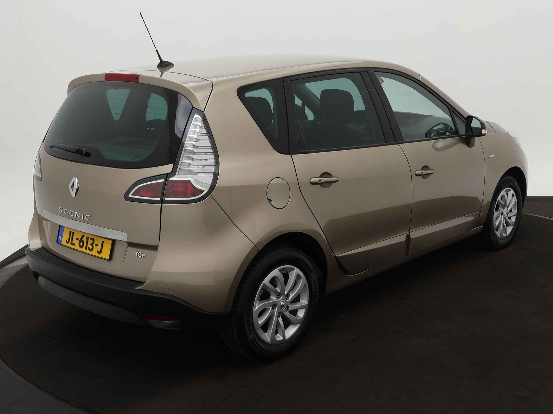 Renault Scénic Limited 1.2 TCe 116 pk | Voorstoelen verwarmd | Navi | Bluetooth | Cruise control - 5/17