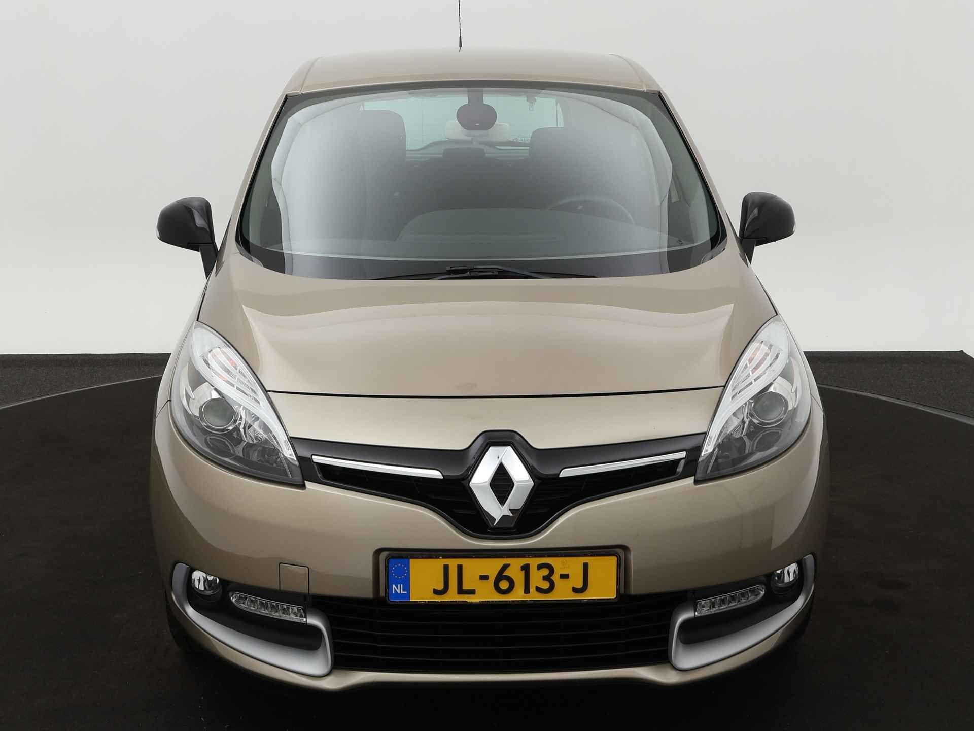 Renault Scénic Limited 1.2 TCe 116 pk | Voorstoelen verwarmd | Navi | Bluetooth | Cruise control - 8/17