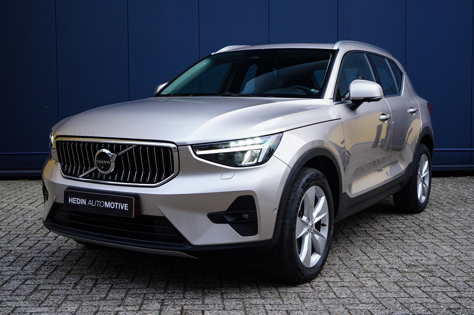 Volvo XC40 2.0 B3 Plus Bright | Trekhaak | Panoramadak | Harman/kardon audio | 360 graden camera