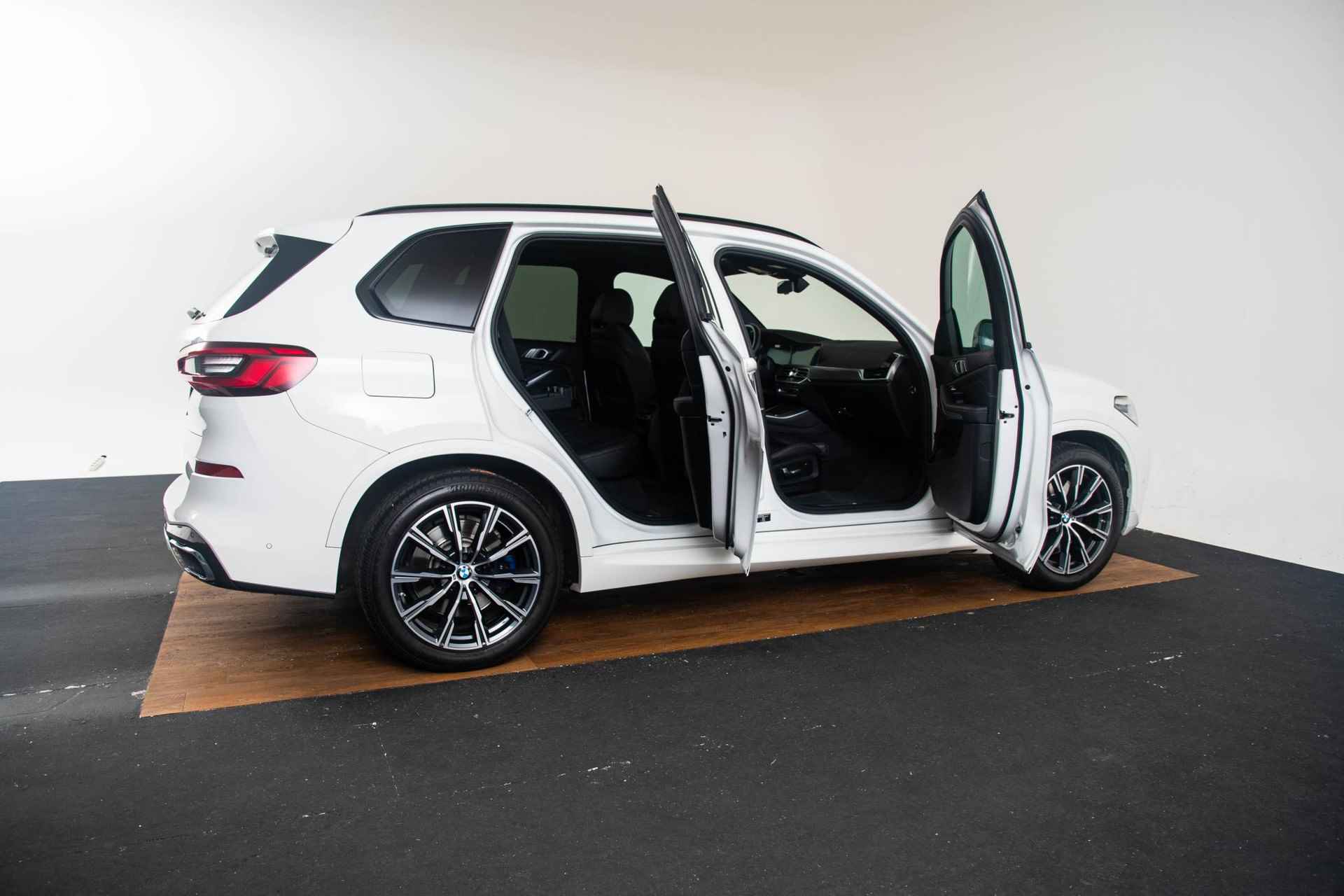BMW X5 xDrive30d High Executive M-sport pakket - Trekhaak - Stoelverwarming - Sky Lounge Panoramadak - LED - Camera - Adaptive Cruise Control - Night Vision - Head-up Display - HiFi Audio - 7/39