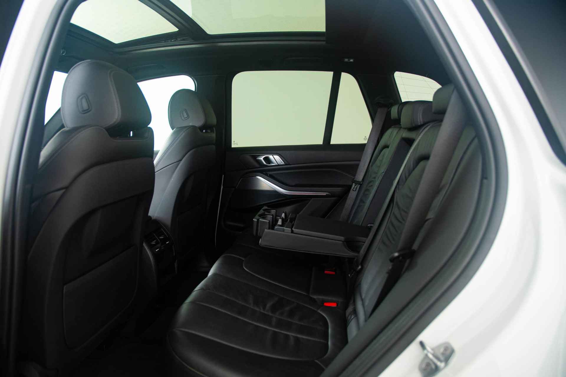 BMW X5 xDrive30d High Executive M-sport pakket - Trekhaak - Stoelverwarming - Sky Lounge Panoramadak - LED - Camera - Adaptive Cruise Control - Night Vision - Head-up Display - HiFi Audio - 13/39