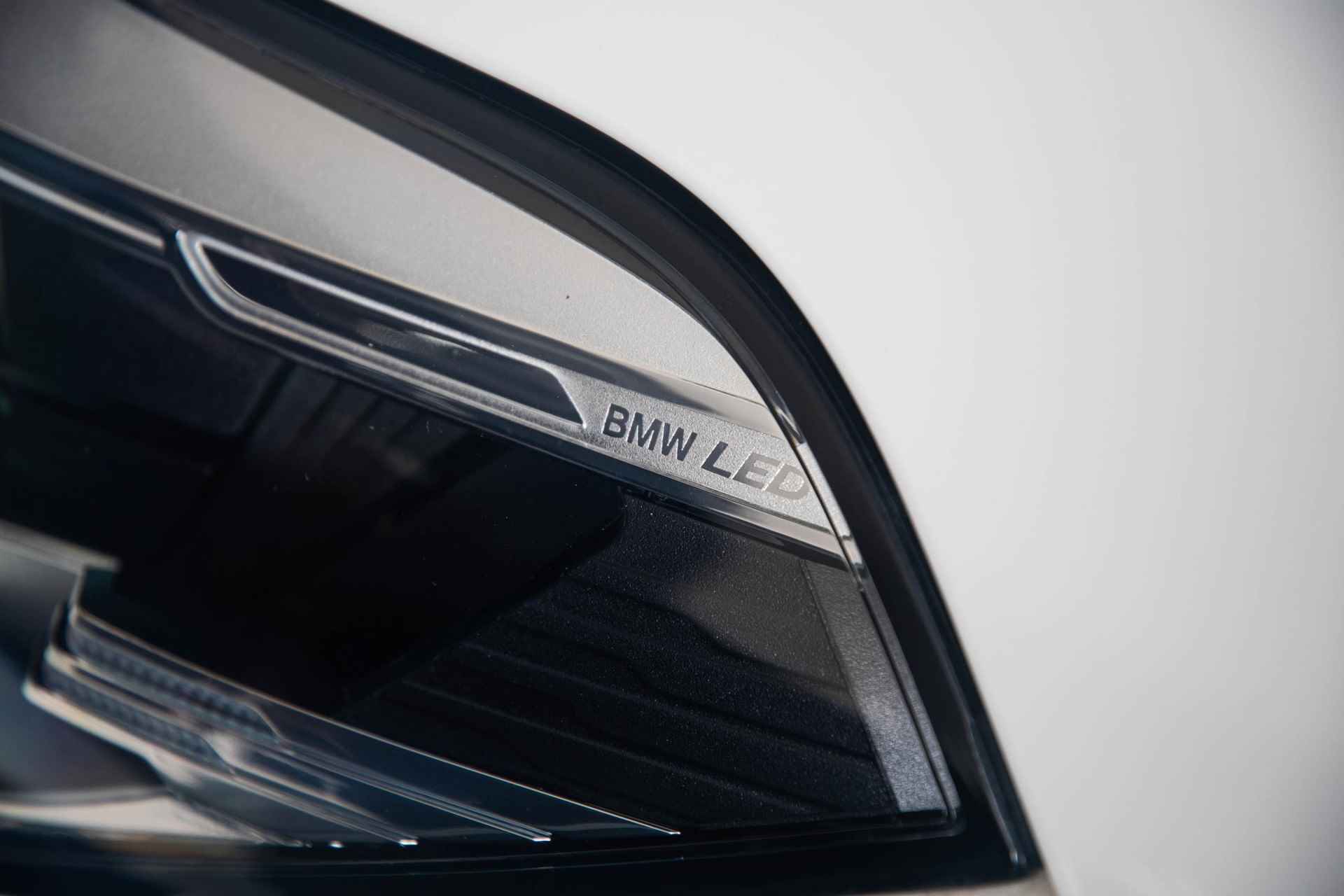 BMW X5 xDrive30d High Executive M-sport pakket - Trekhaak - Stoelverwarming - Sky Lounge Panoramadak - LED - Camera - Adaptive Cruise Control - Night Vision - Head-up Display - HiFi Audio - 19/39
