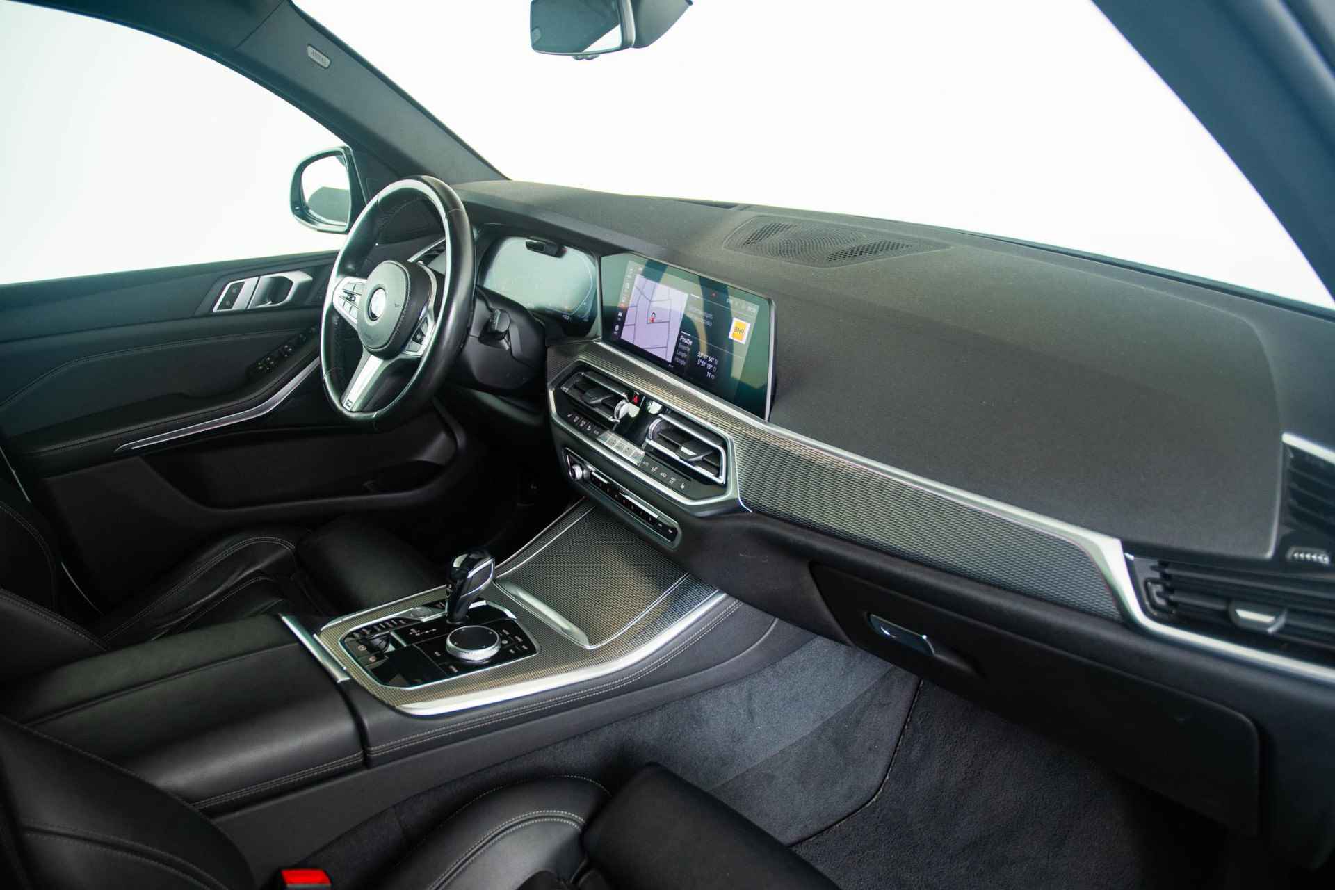 BMW X5 xDrive30d High Executive M-sport pakket - Trekhaak - Stoelverwarming - Sky Lounge Panoramadak - LED - Camera - Adaptive Cruise Control - Night Vision - Head-up Display - HiFi Audio - 24/39