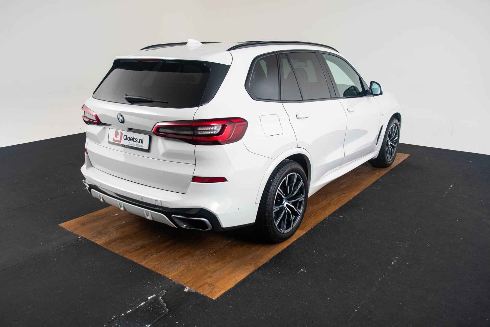BMW X5 xDrive30d High Executive M-sport pakket - Trekhaak - Stoelverwarming - Sky Lounge Panoramadak - LED - Camera - Adaptive Cruise Control - Night Vision - Head-up Display - HiFi Audio - 35/39