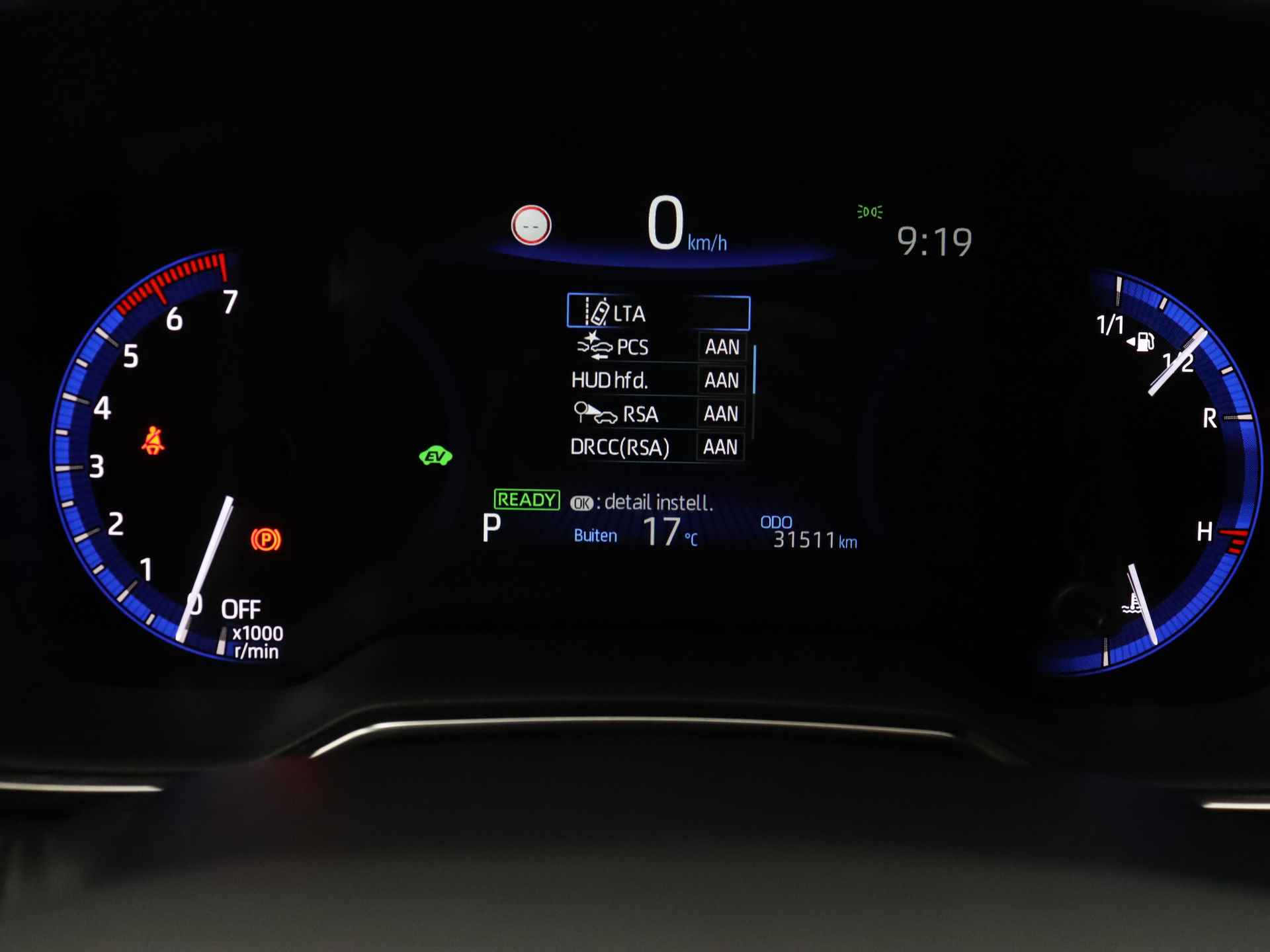 Toyota Corolla Touring Sports 1.8 Hybrid Style Bi-Tone Limited | Winter Pack | Navigatie | - 7/44