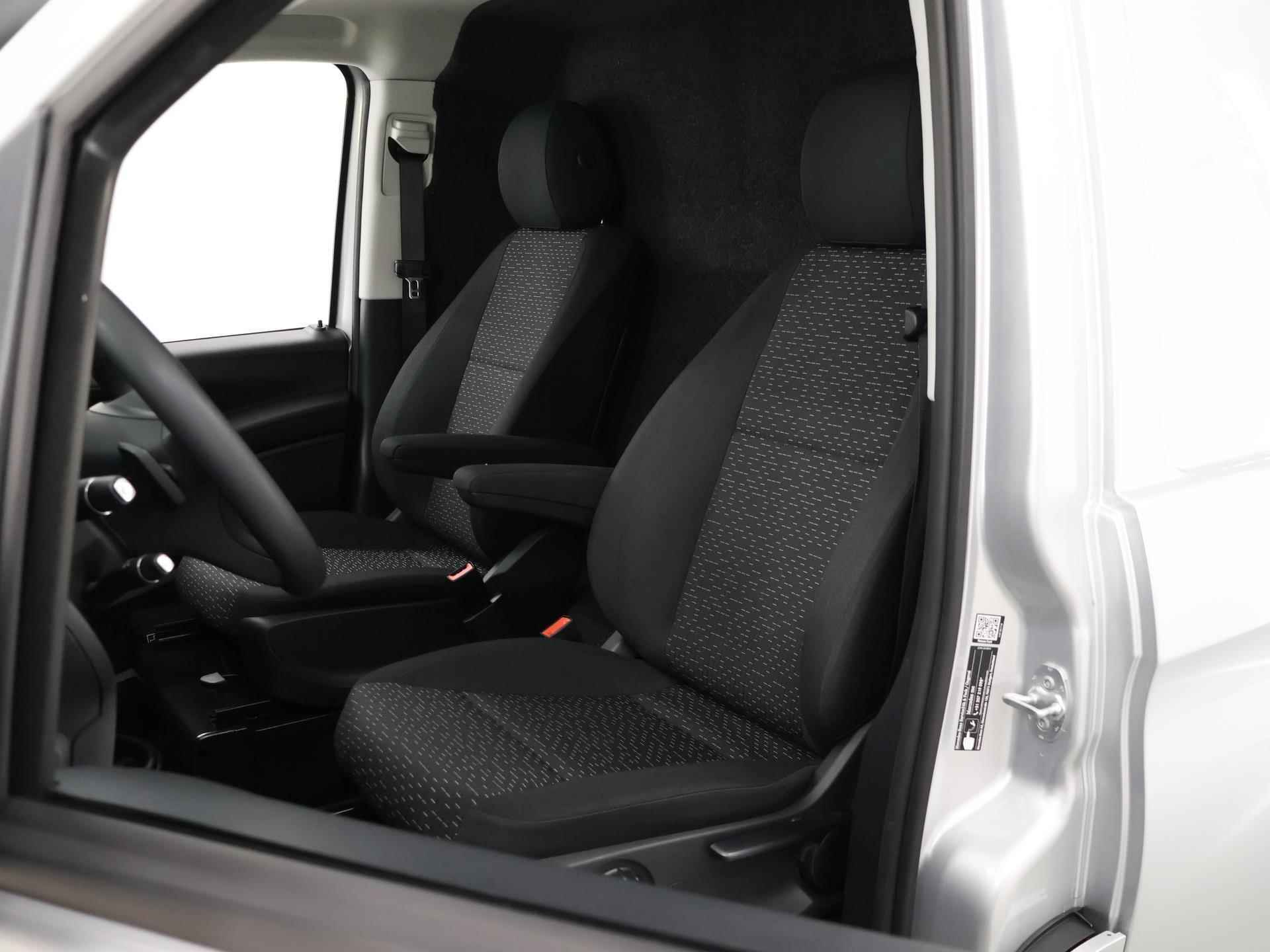 Mercedes-Benz eVito Lang 66 kWh Airconditioning | Navigatie | Stoelverwarming | DAB/Carplay/Usb | Achteruitrij camera | Cruise Control | Certified - 12/37