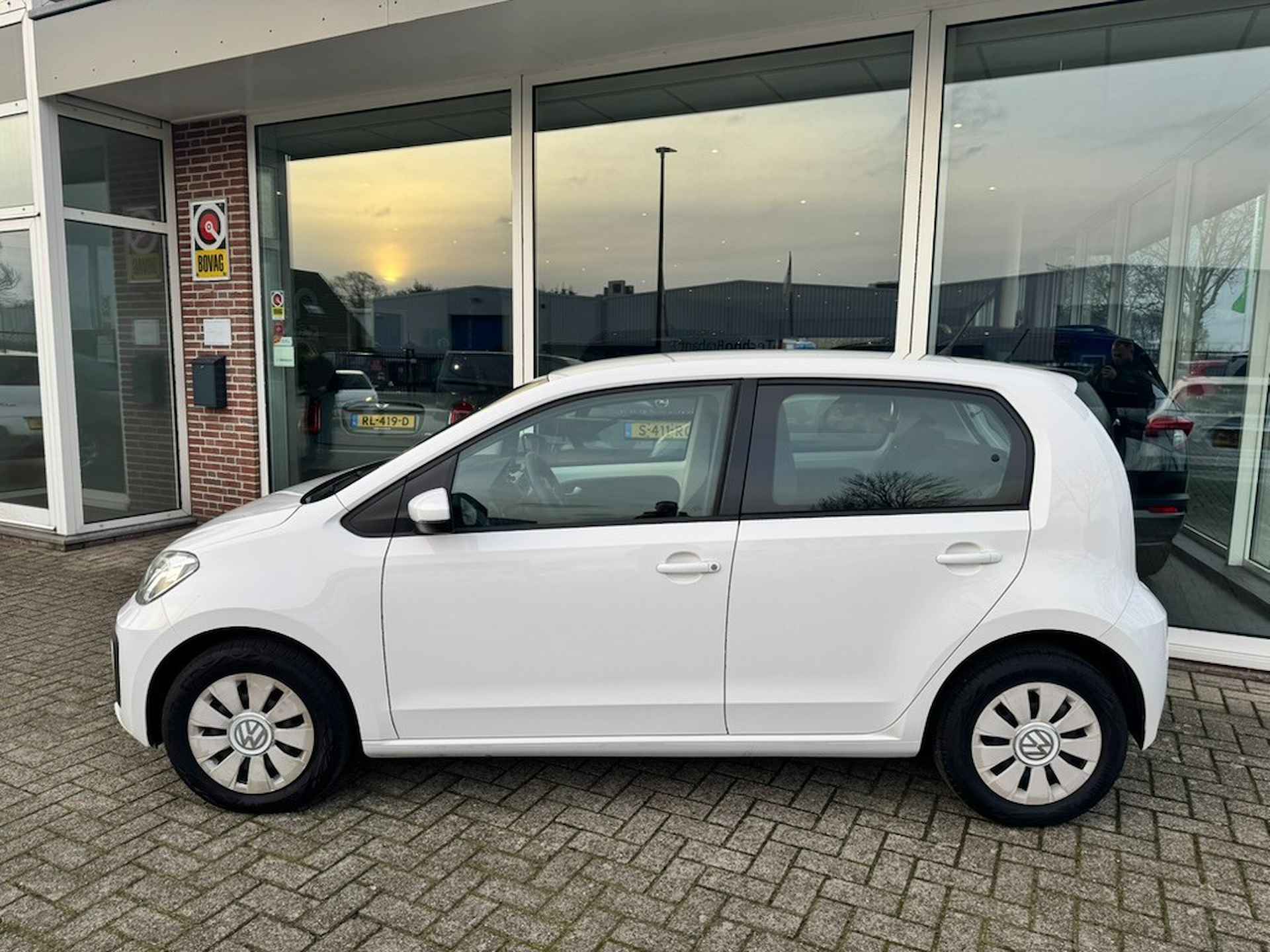 VOLKSWAGEN Up 1.0 BMT MOVE UP! ALL IN PRIJS 12 MAANDEN BOVAG GARANTIE - 5/19