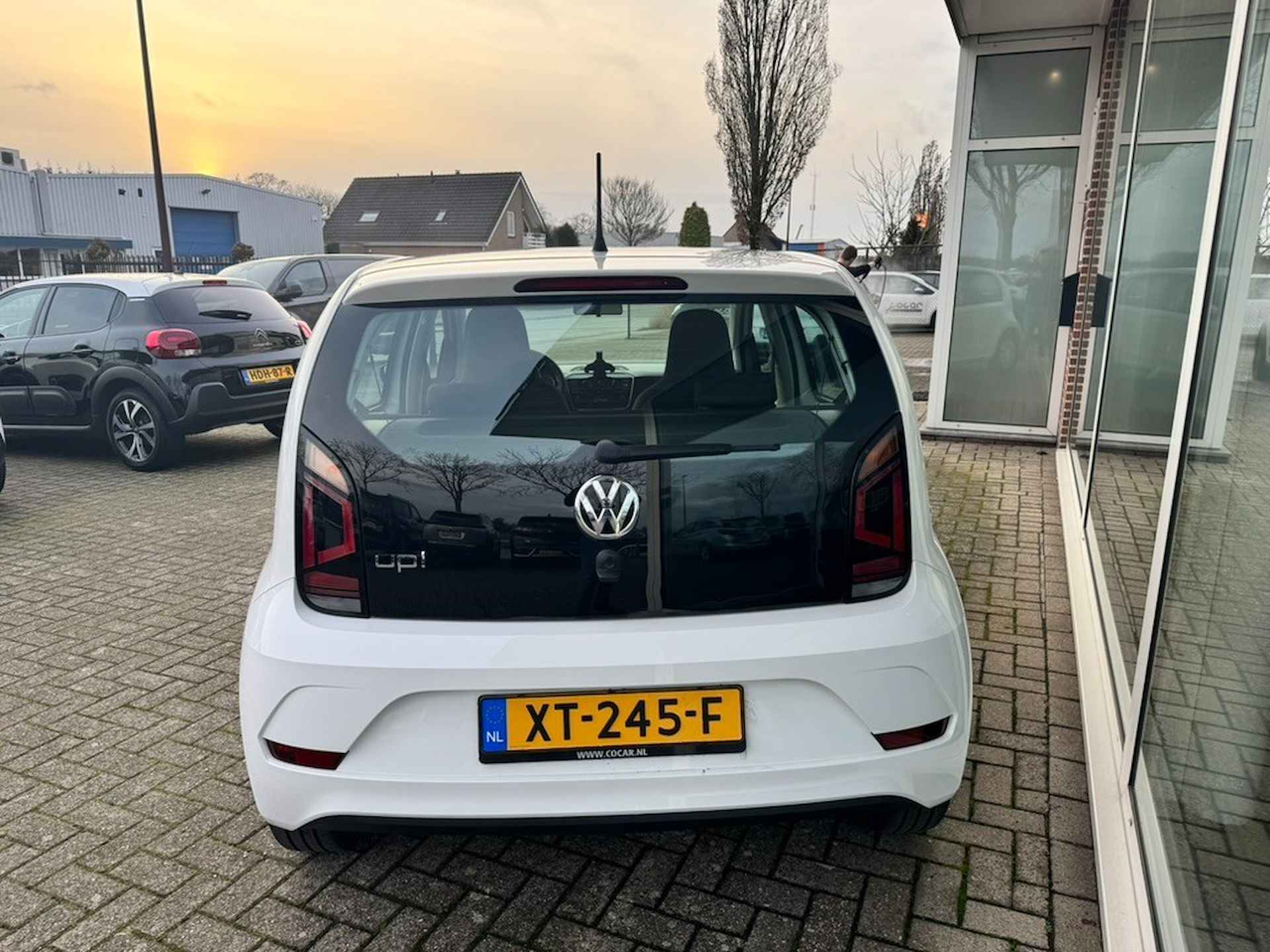 VOLKSWAGEN Up 1.0 BMT MOVE UP! ALL IN PRIJS 12 MAANDEN BOVAG GARANTIE - 7/19