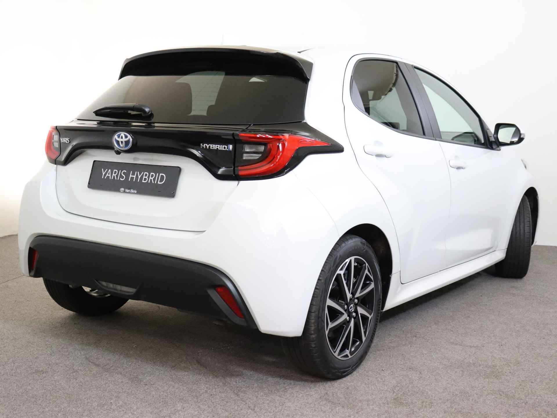 Toyota Yaris 1.5 Hybrid Dynamic Limited, Stoelverwarming, Apple carplay, Android auto, Lm velgen !! - 2/35