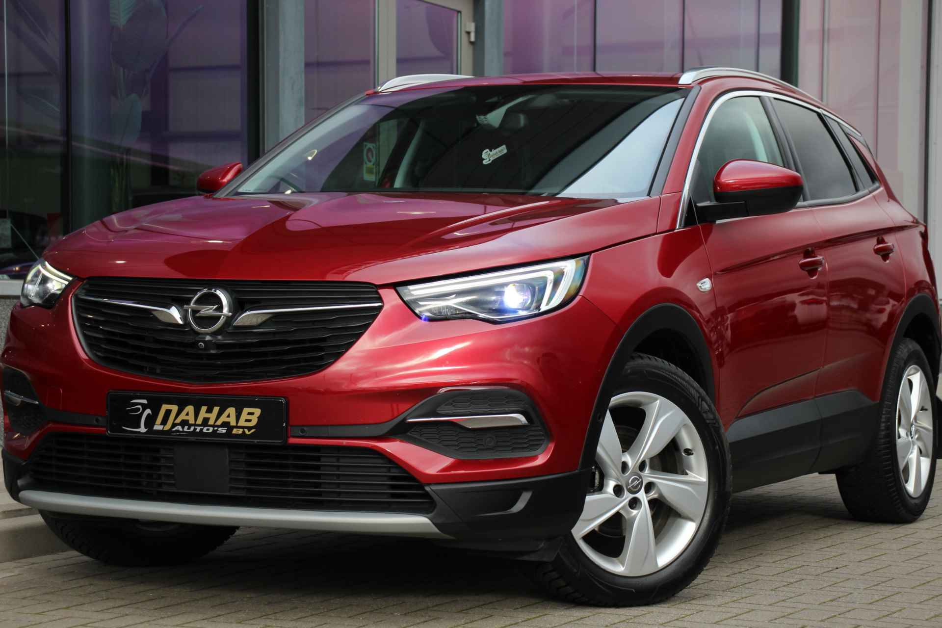 Opel Grandland X 1.2 Turbo Business Executive | Camera | Keyless | Stoel/stuurverwaming - 4/35