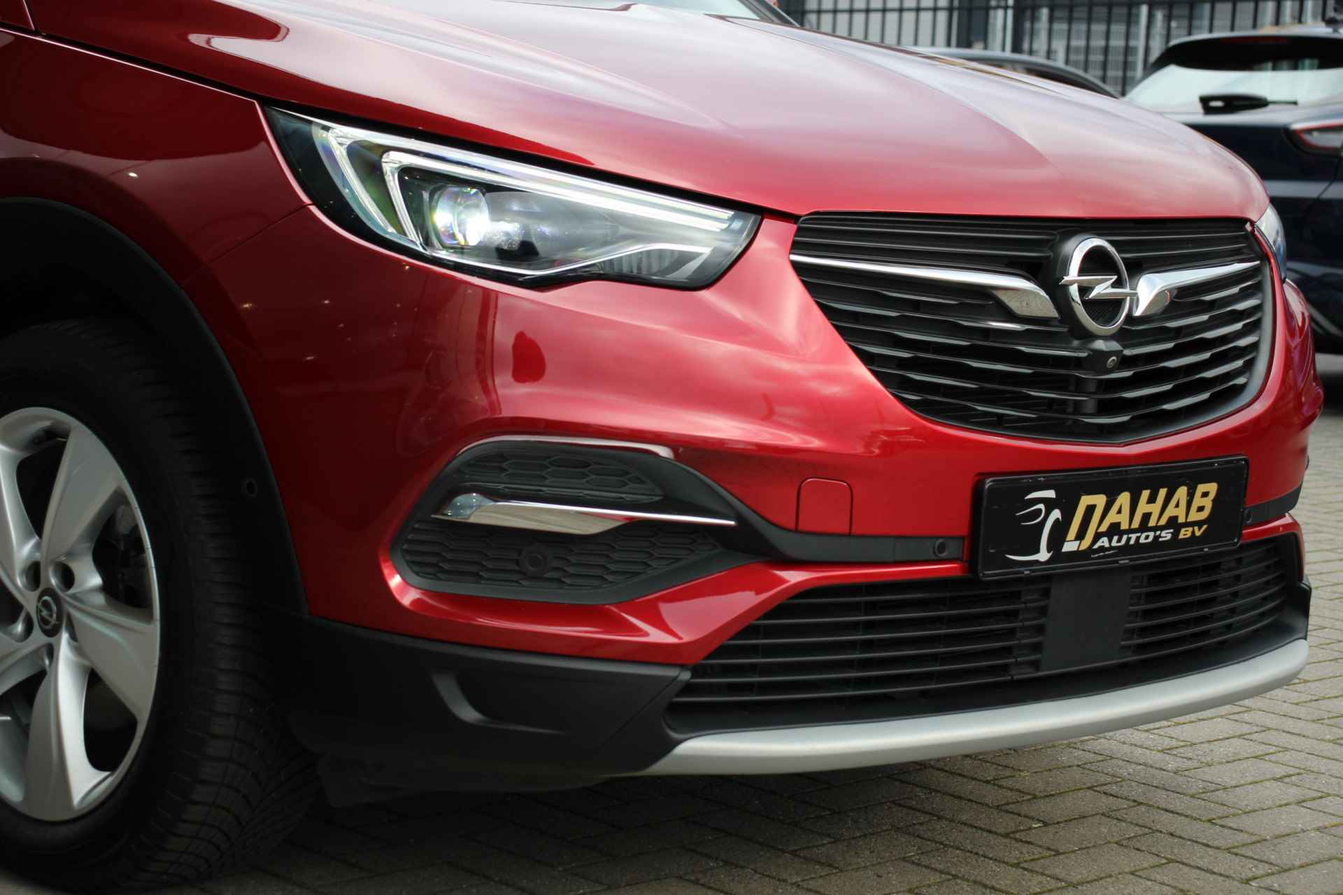 Opel Grandland X 1.2 Turbo Business Executive | Camera | Keyless | Stoel/stuurverwaming - 8/35