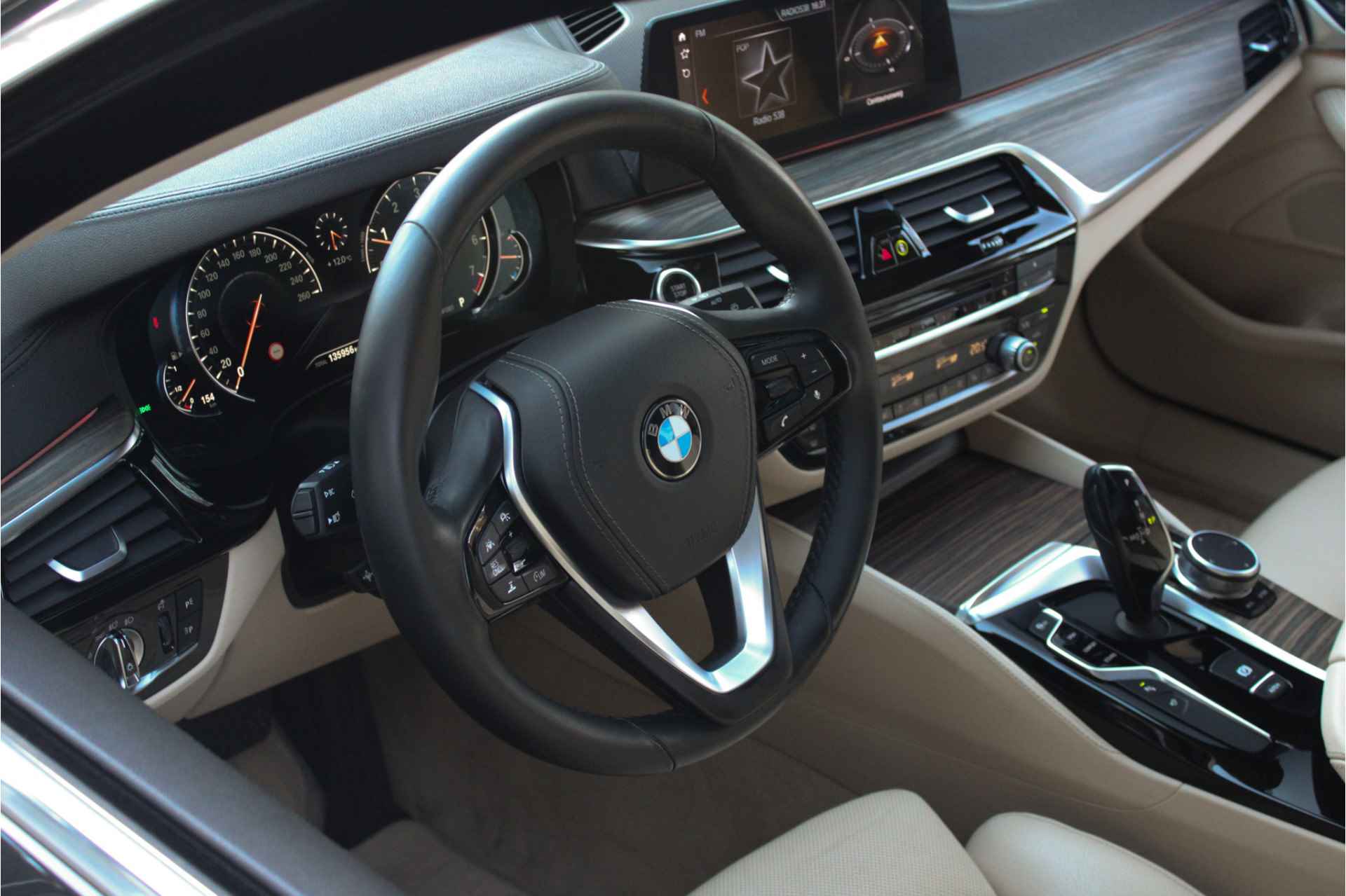 BMW 5 Serie Touring 540i xDrive High Ex. Pano | HuD | Adap. Cruise - 3/35