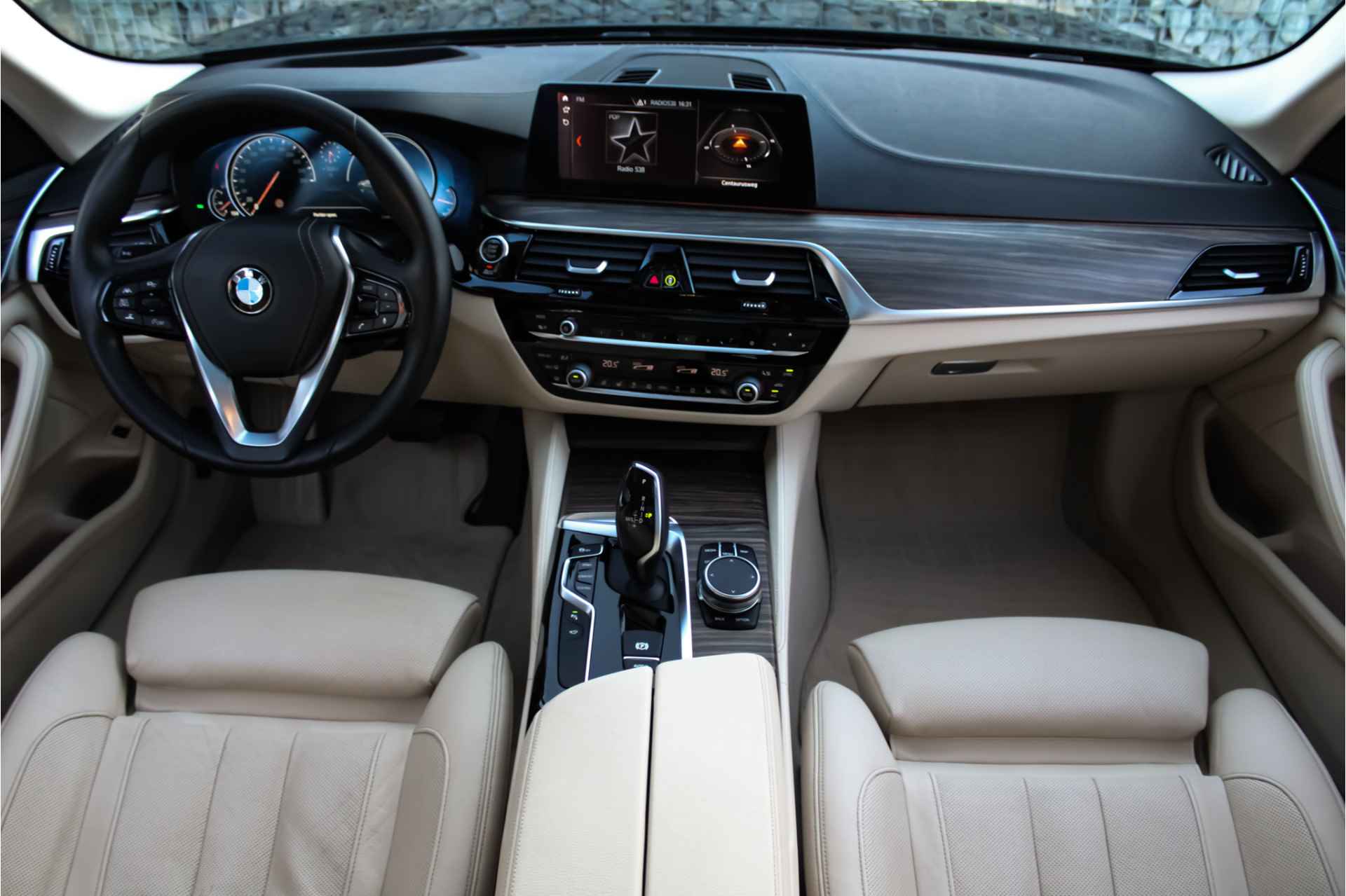 BMW 5 Serie Touring 540i xDrive High Ex. Pano | HuD | Adap. Cruise - 7/35