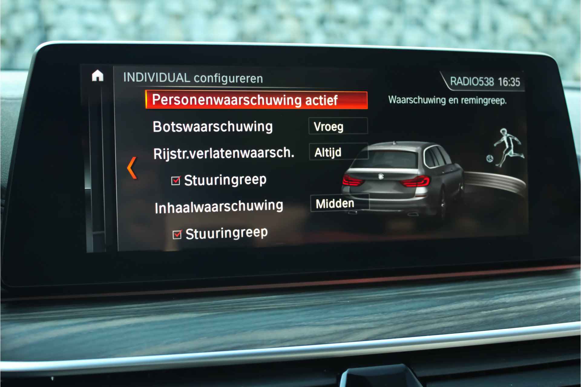 BMW 5 Serie Touring 540i xDrive High Ex. Pano | HuD | Adap. Cruise - 29/35