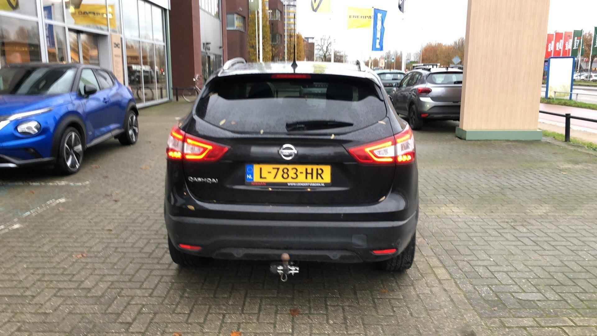 Nissan Qashqai 1.2 N-Connecta - 6/17