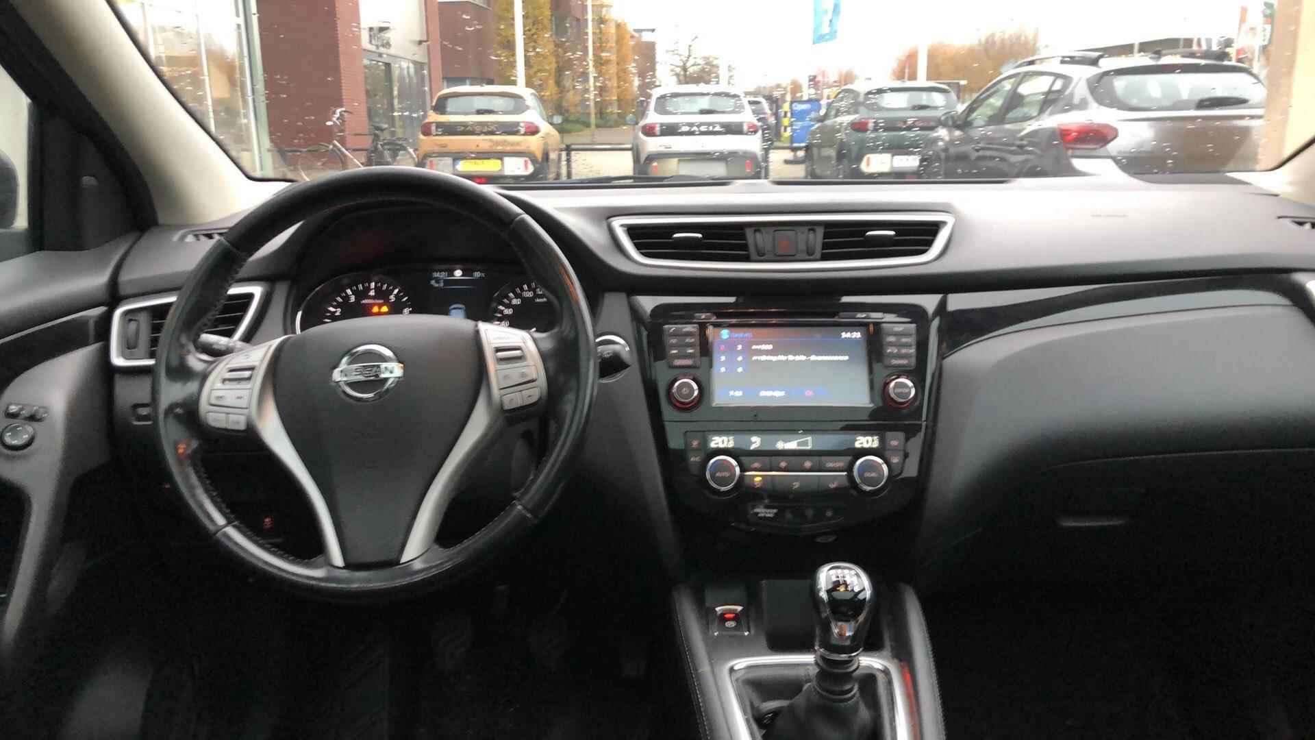 Nissan Qashqai 1.2 N-Connecta - 9/17