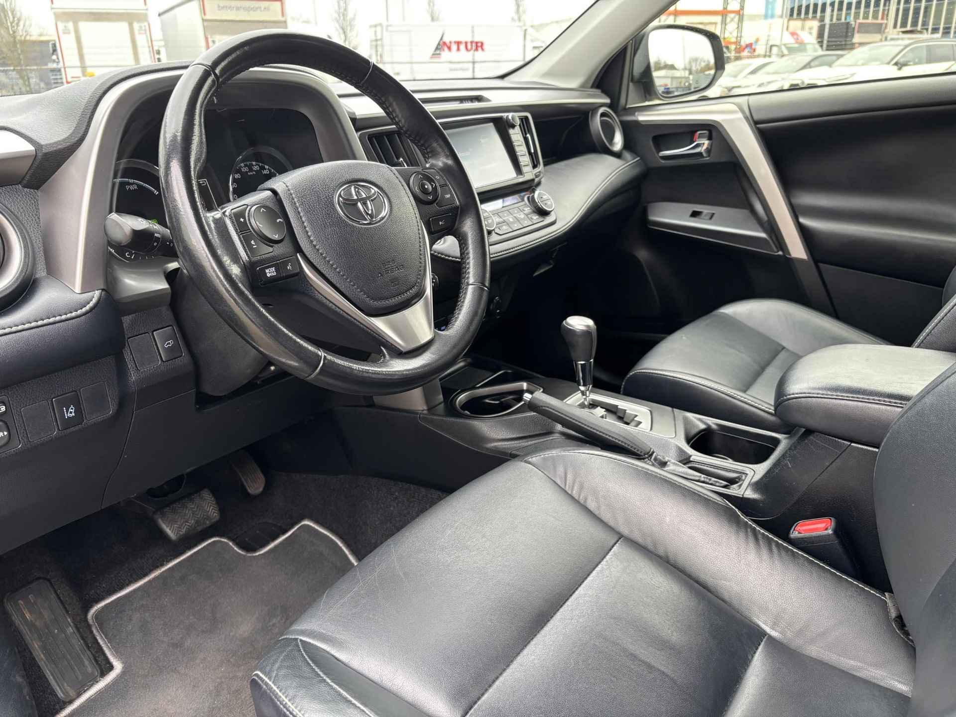 Toyota RAV4 2.5 Hybrid AWD Executive | Trekhaak | Dodehoek - 2/27