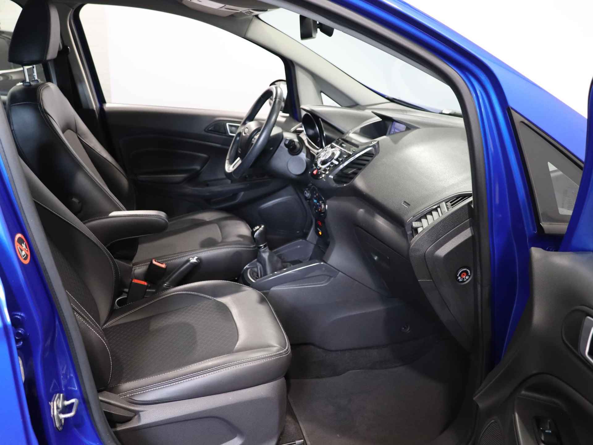 Ford EcoSport 1.0 EcoBoost Titanium | Keyless | Camera | Cruise Control | Verwarmbare Voorruit | Stoelverwarming - 30/33