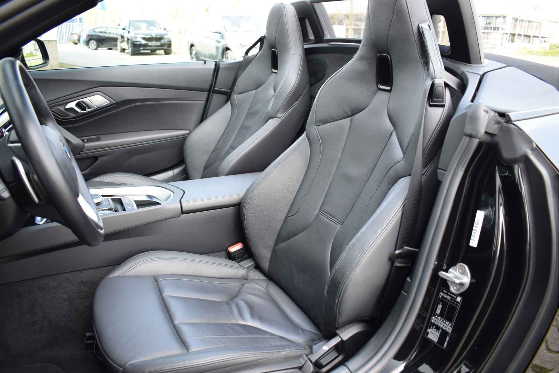 BMW Z4 Roadster sDrive20i High Executive Automaat / Adaptieve LED / Comfort Access / Stoelverwarming / Live Cockpit Professional / Verwarmd stuurwiel / Cruise Control - 6/28