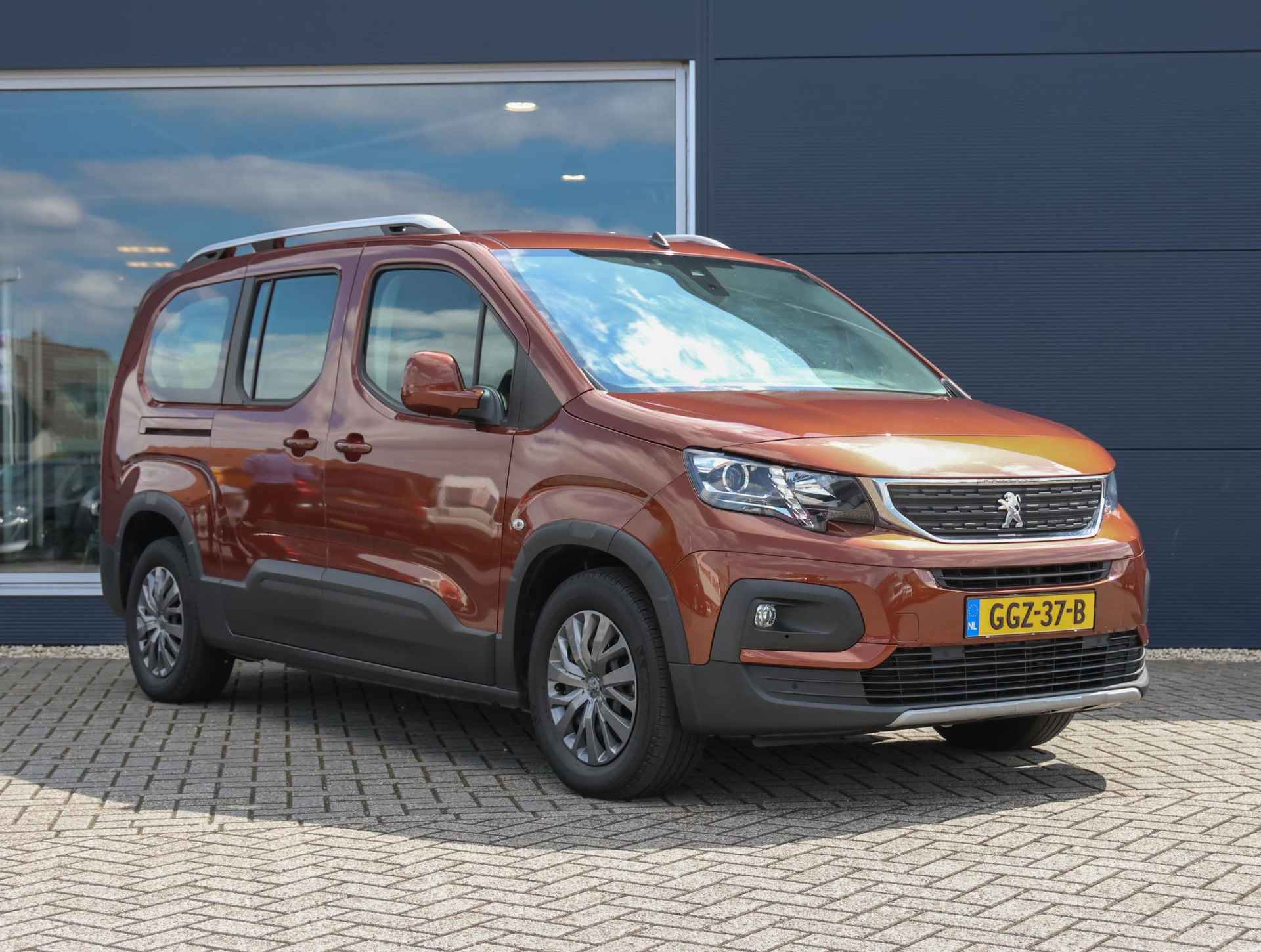 Peugeot Rifter Long 1.2 110 PK Long Allure 7p. | Trekhaak | Apple Carplay/Android Auto | Achteruitrij Camera | - 4/45