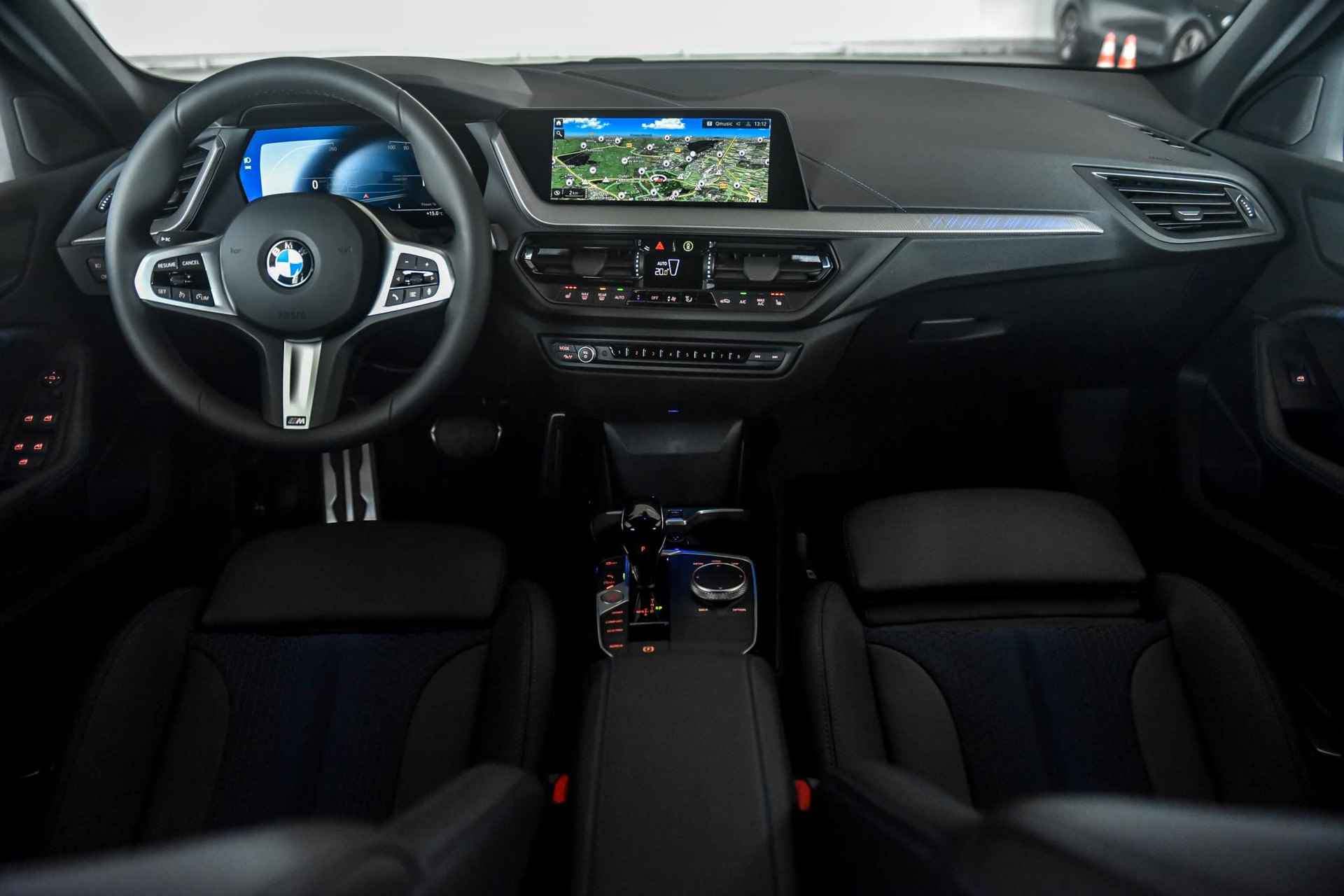 BMW 1 Serie 118i | Model M Sport | Extra getint glas in achterramen - 10/20