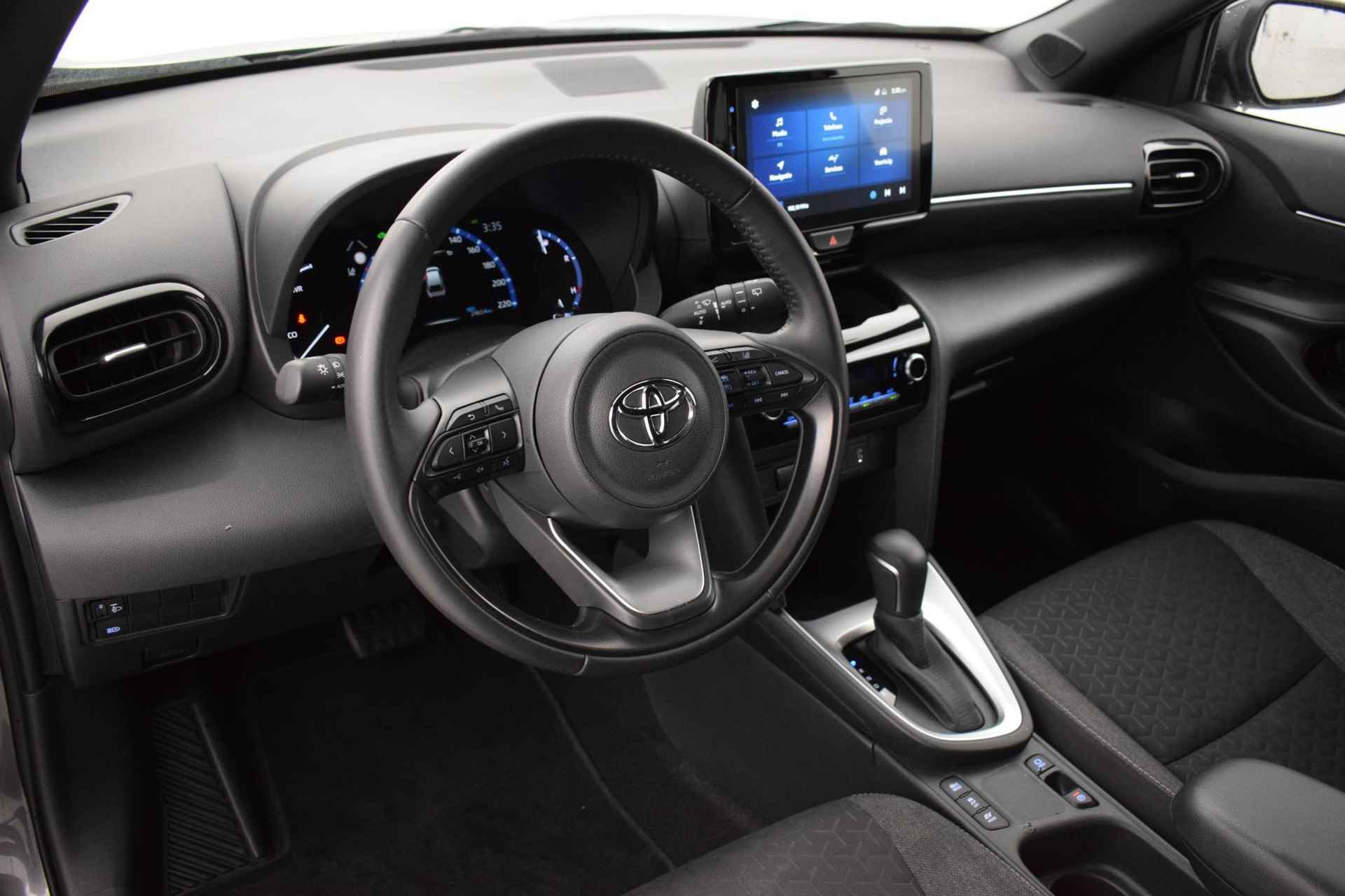 Toyota Yaris Cross 1.5 Hybrid Dynamic Automaat / Achteruitrijcamera - 2/35