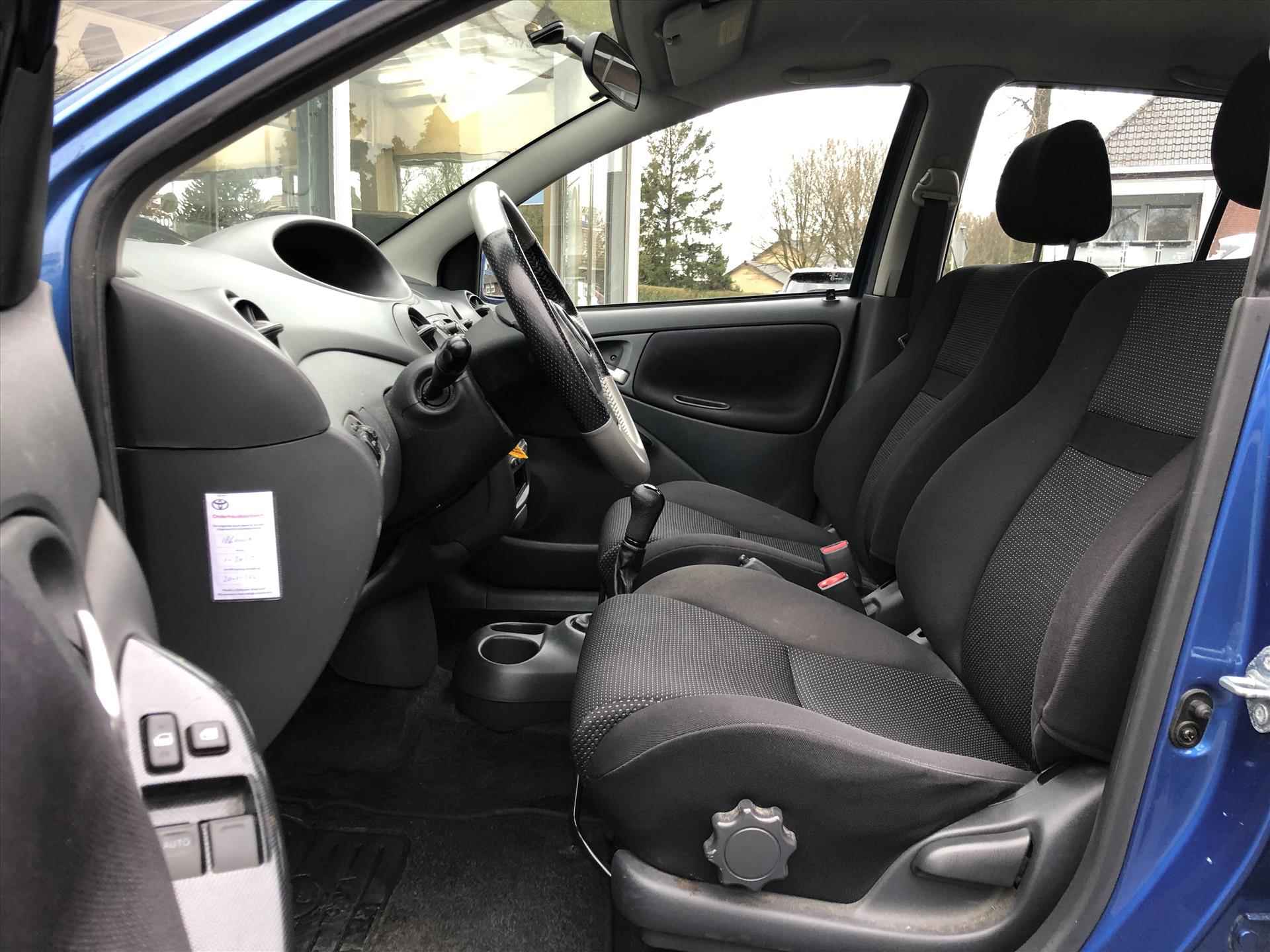 Toyota Yaris 1.5 VVTI 5DR T Sport | 2e eigenaar, Airconditioning, Lichtmetalen velgen, Elektrische ramen, Radio/CD-Speler - 16/27