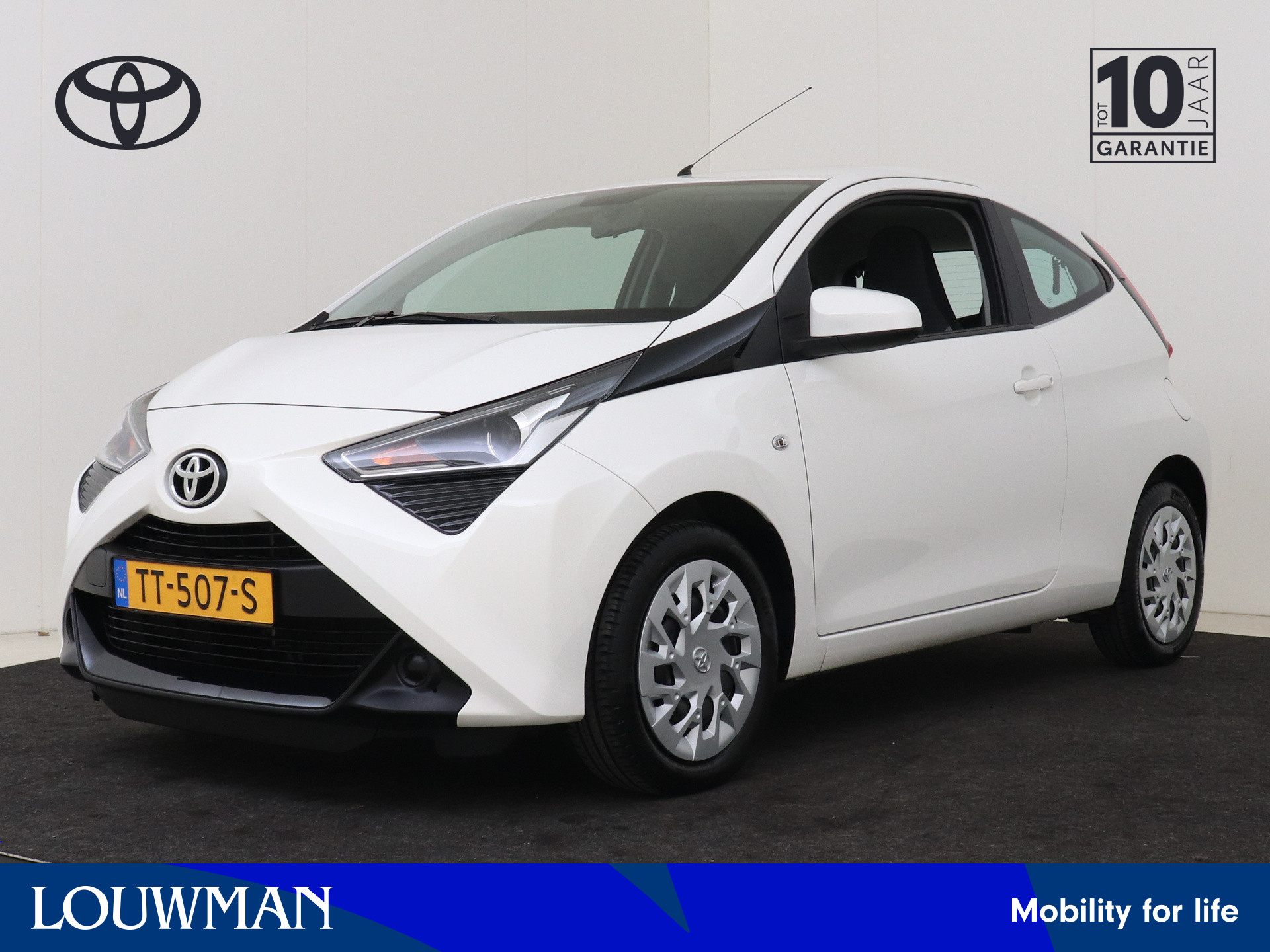 Toyota Aygo 1.0 VVT-i x-play I Navigatie I Airco I Automaat I Camera | 1e Eigenaar I Volledig Dealer Onderhouden I