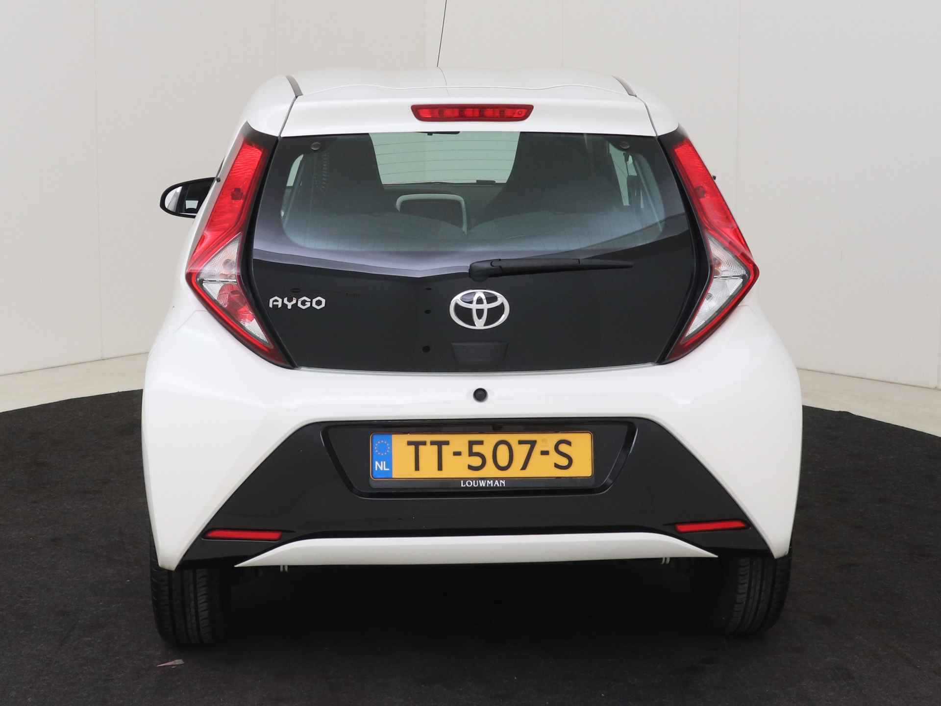 Toyota Aygo 1.0 VVT-i x-play I Navigatie I Airco I Automaat I Camera | 1e Eigenaar I Volledig Dealer Onderhouden I - 27/40