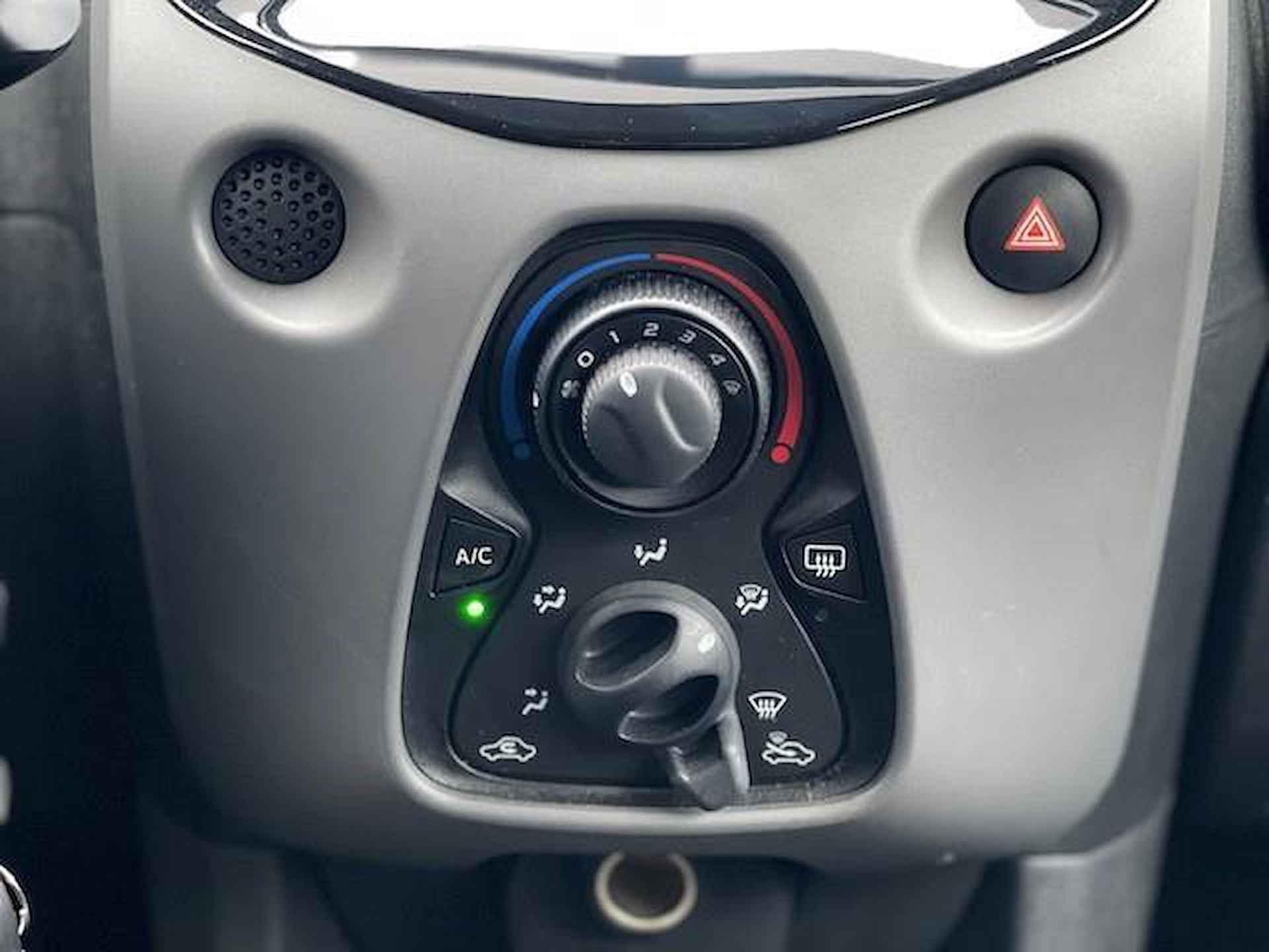 Peugeot 108 1.0 e-VTi Active | 1e Eigenaar | Dealer-Onderhouden | Airco | - 11/19