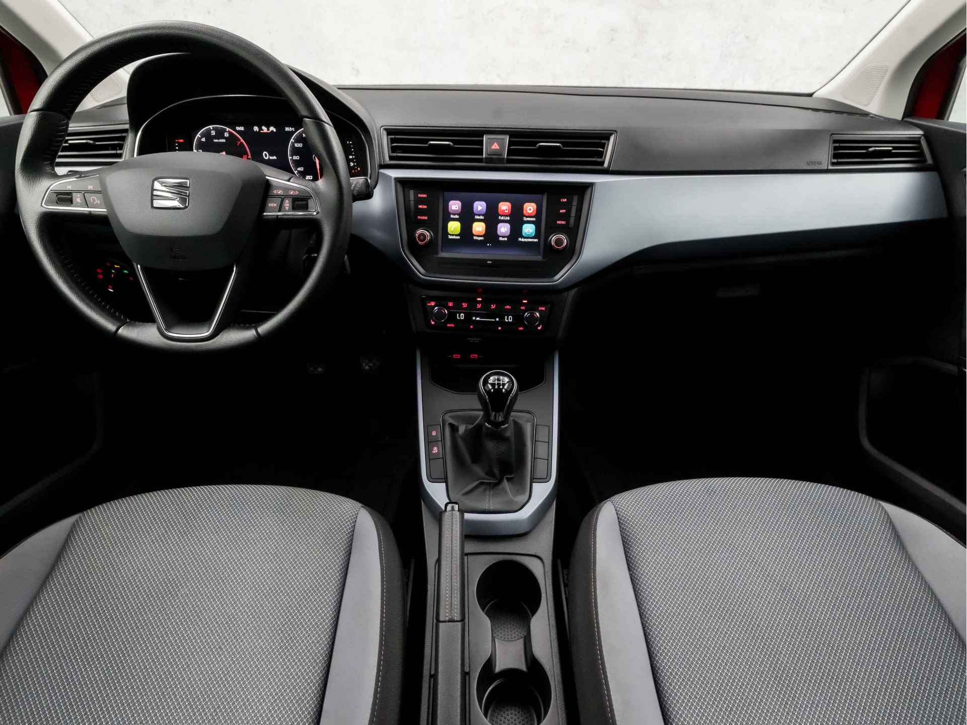 SEAT Arona 1.0 TSI Sport Style (NAVIGATIE, APPLE CARPLAY. CLIMATE, ADAPT. CRUISE, PDC, SPORTSTOELEN, NIEUWE APK, NIEUWSTAAT) - 6/35