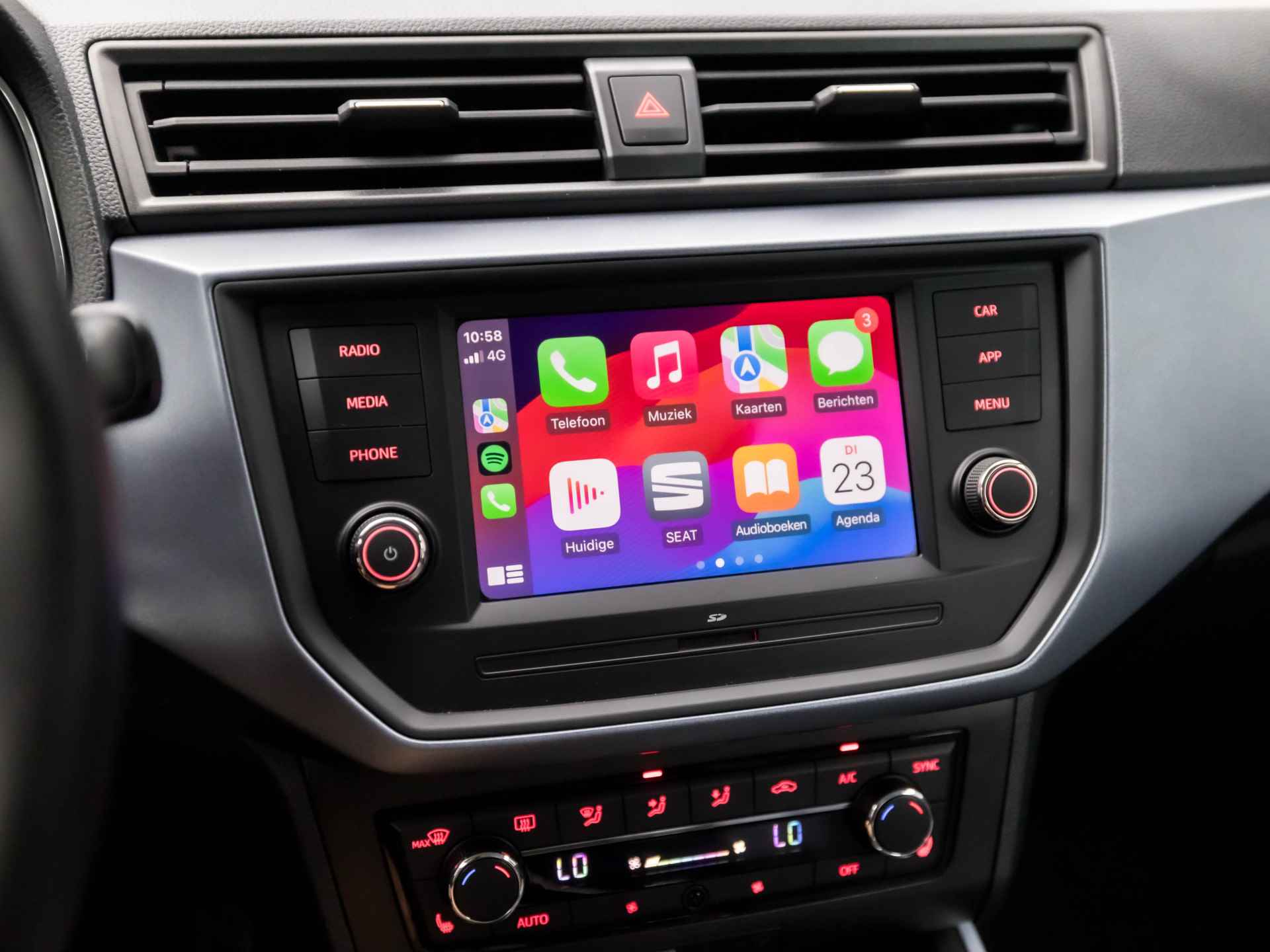 SEAT Arona 1.0 TSI Sport Style (NAVIGATIE, APPLE CARPLAY. CLIMATE, ADAPT. CRUISE, PDC, SPORTSTOELEN, NIEUWE APK, NIEUWSTAAT) - 8/35